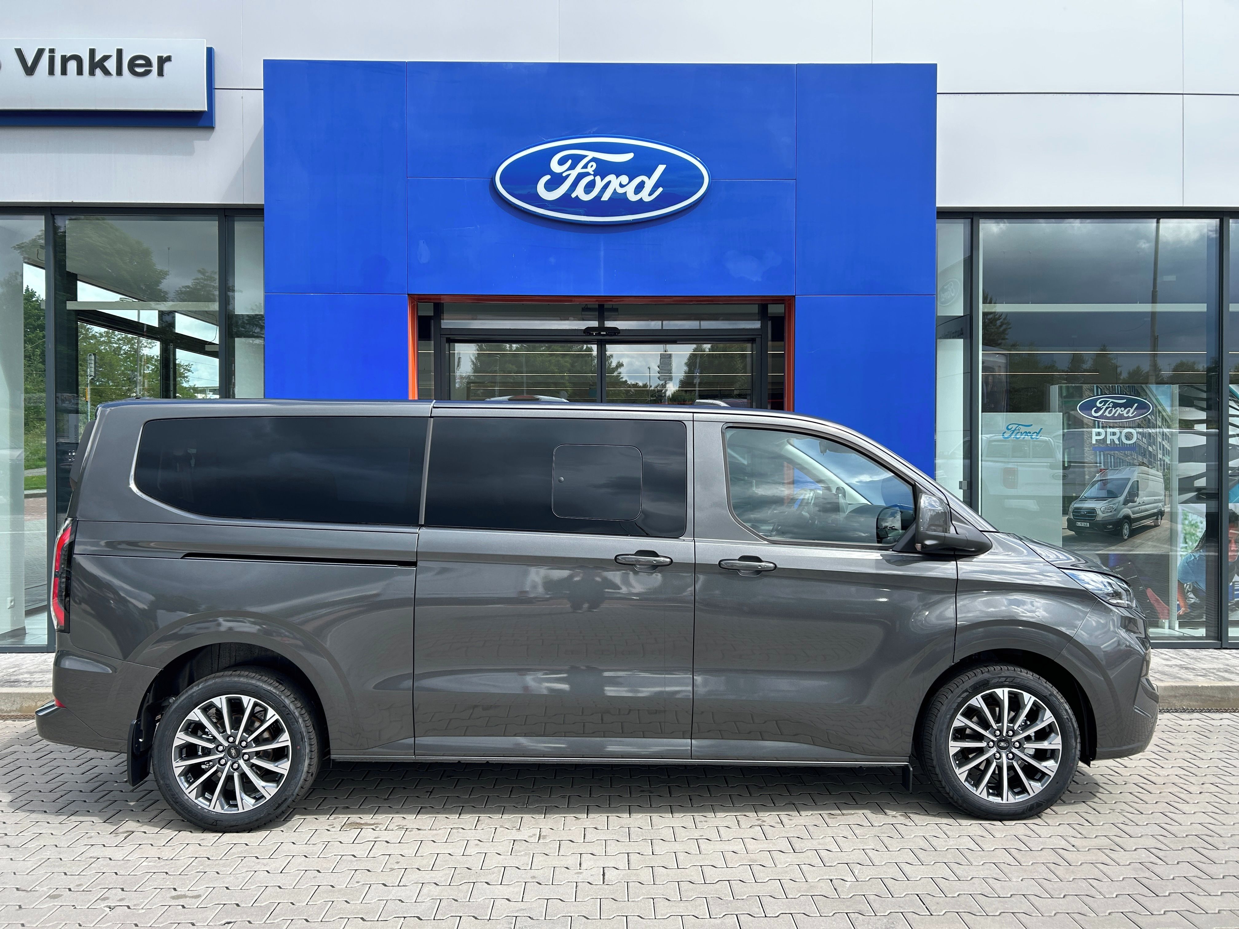 Ford Tourneo Custom, Titanium X L2 2.0EcoBlue 125kW - fotka 4