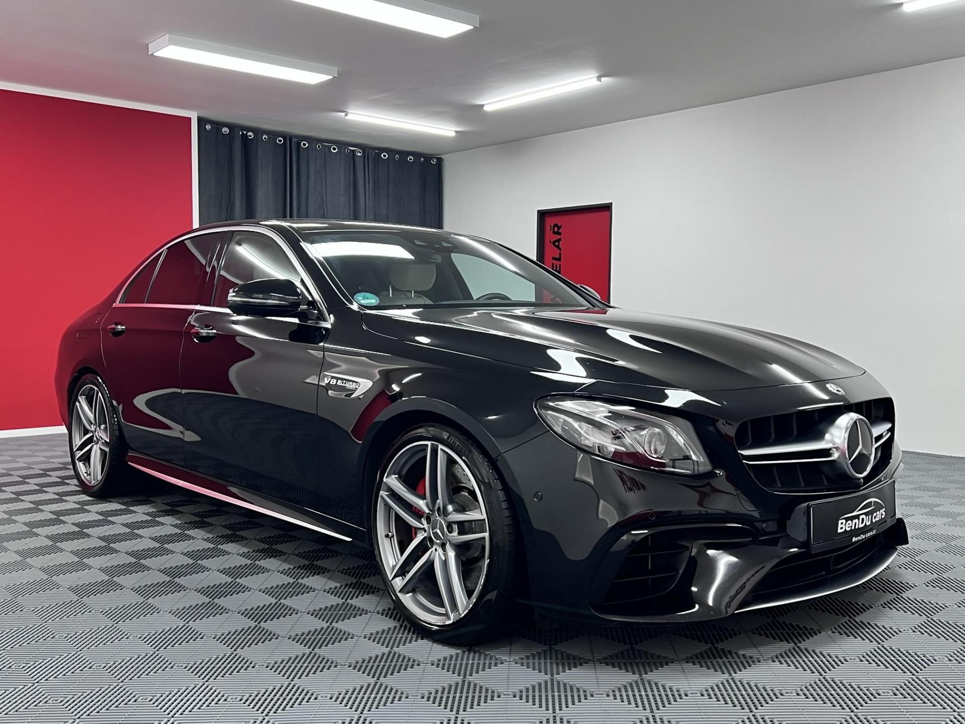 Mercedes-Benz Třídy E, AMG 63 S 4.0i 450 kW - fotka 6