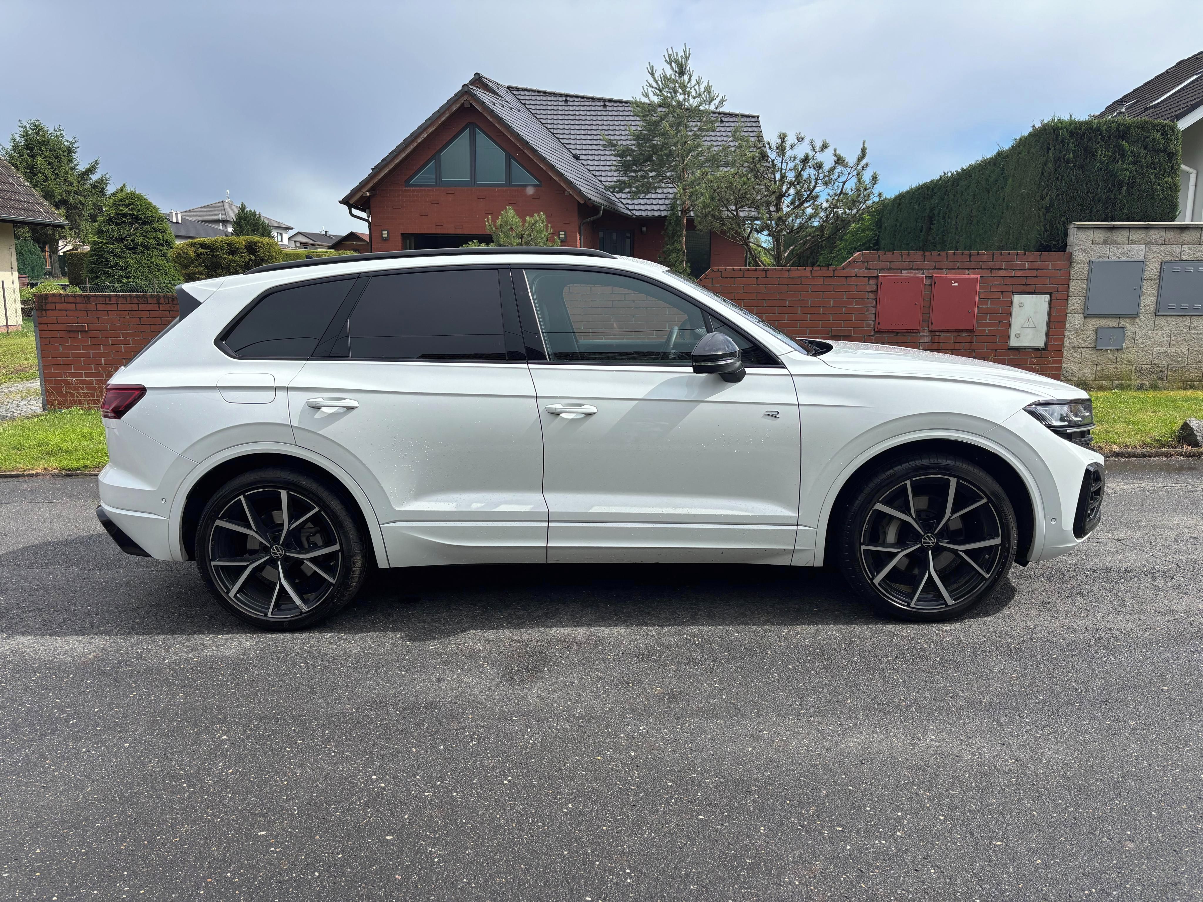 Volkswagen Touareg, 3.0 Tsi,R-Line,tažné,nez top - fotka 5