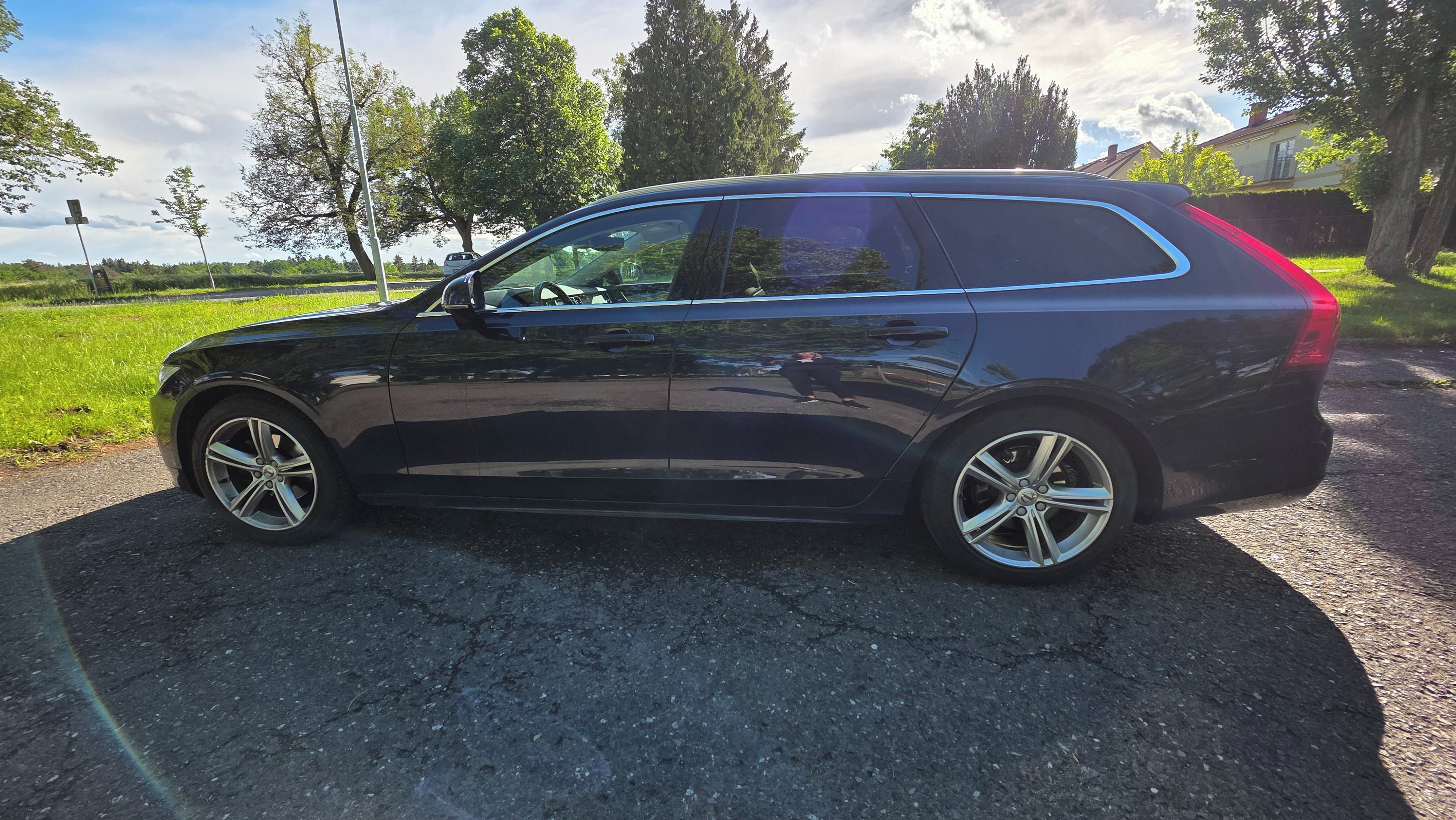 Volvo V90, Volvo V90 D4 MOMENTUM - fotka 5