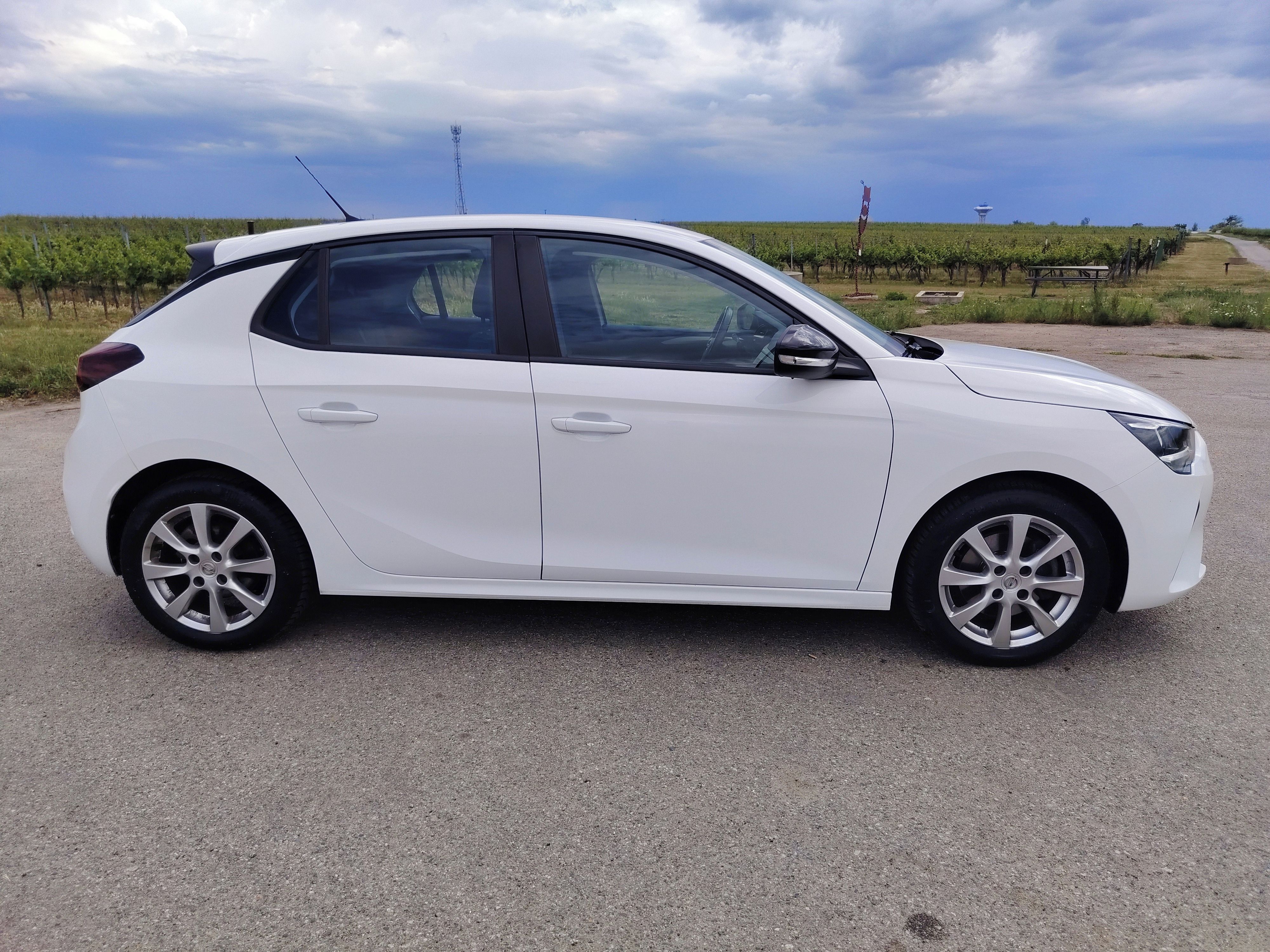 Opel Corsa, 1,2T Edition, 1.maj, tažné - fotka 4