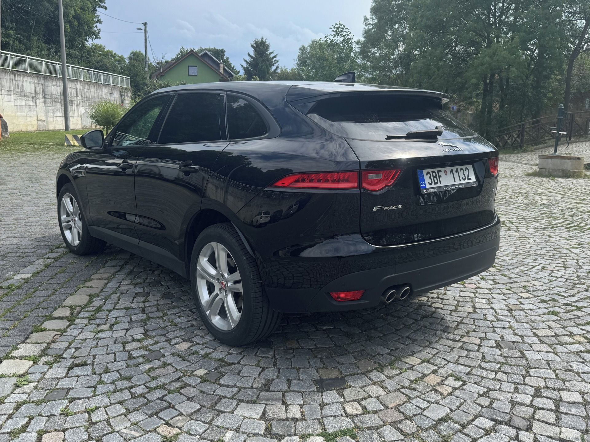 Jaguar F-Pace, 2.0D, 132 kW - fotka 3