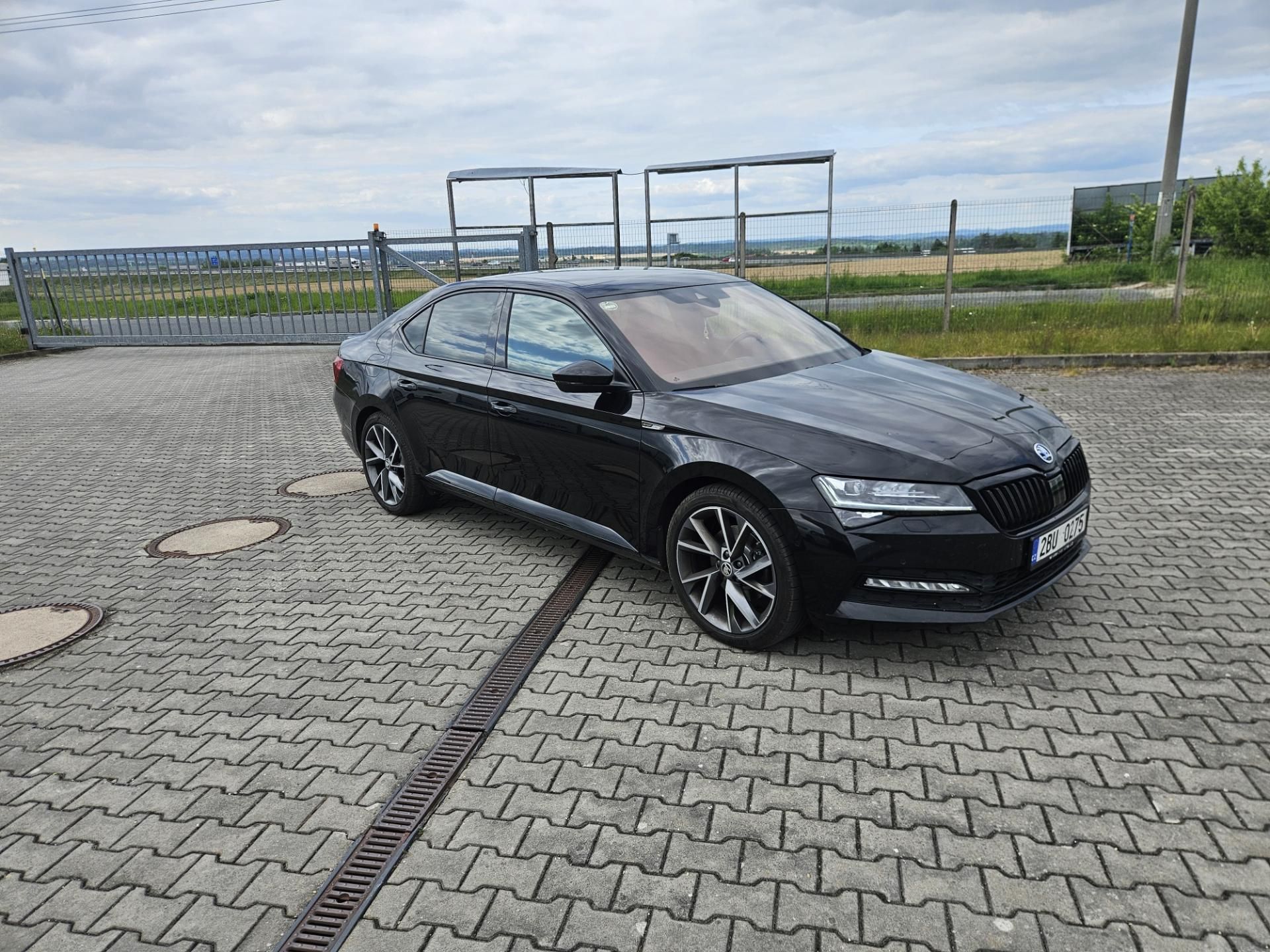 Škoda Superb, 2,0 TDI 147 kW 4x4 SportLine - fotka 2