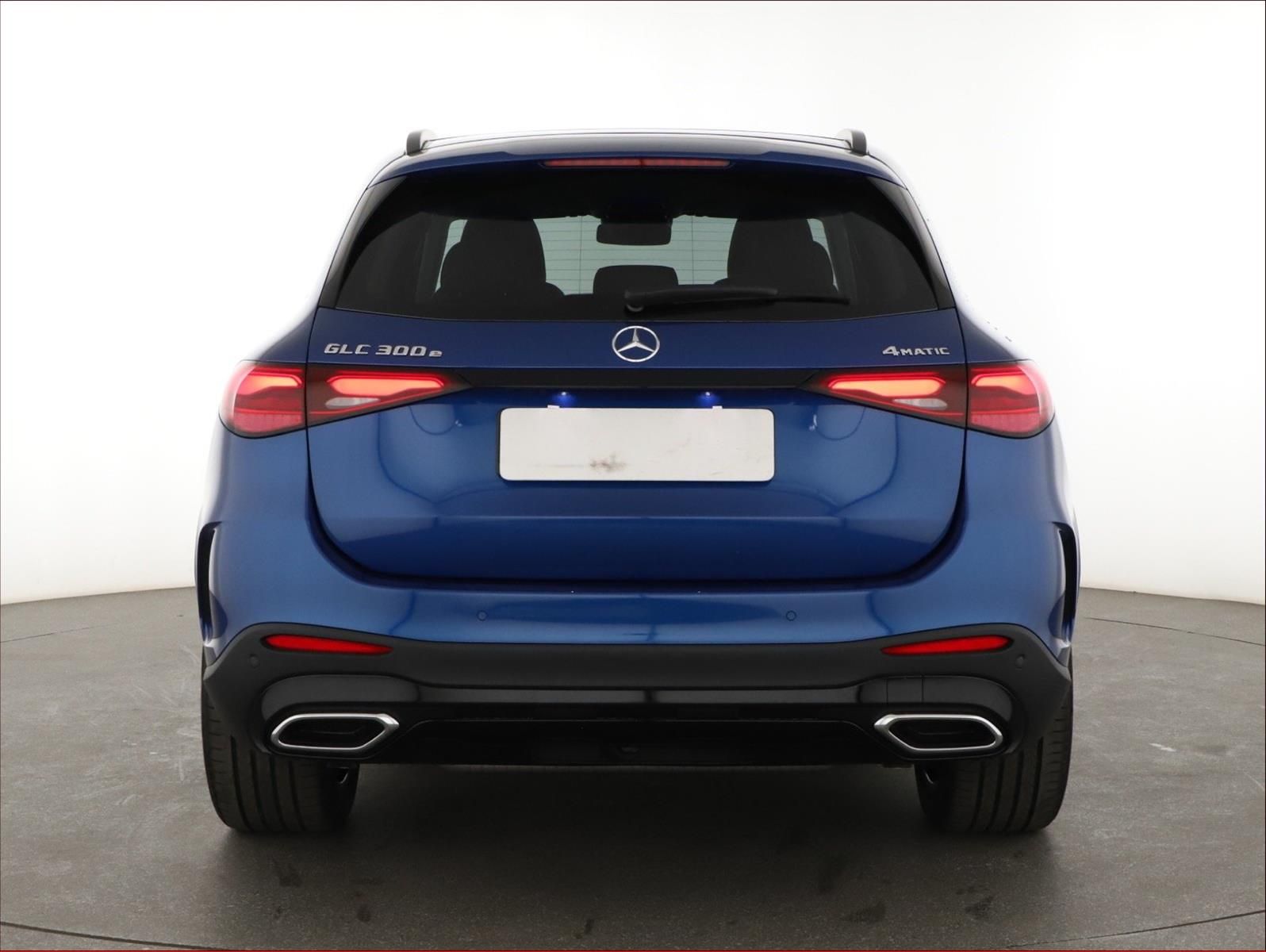 Mercedes-Benz GLC, 300 e 4MATIC, AMG Line - fotka 4