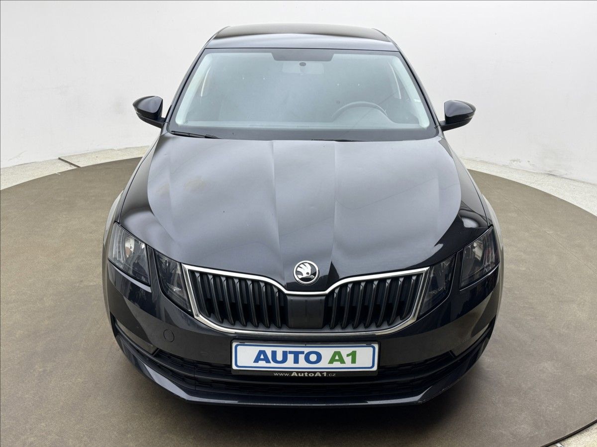 Škoda Octavia, 1,6 DPH KLIMA LED VÝHŘEV ČR - fotka 2