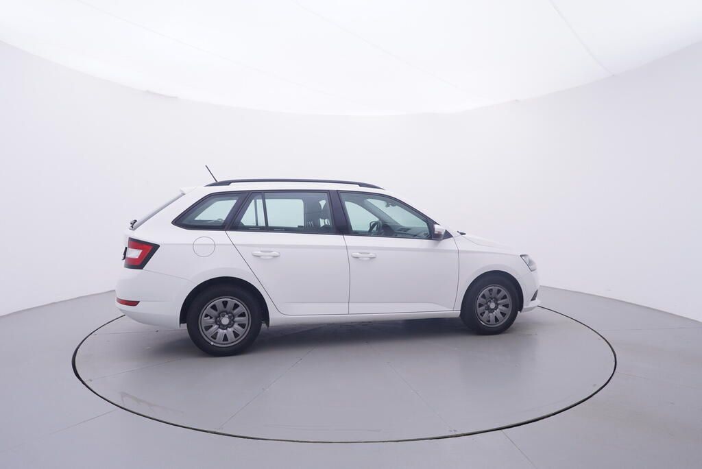 Škoda Fabia, Tour 1.0 TSI 70 kW - fotka 6