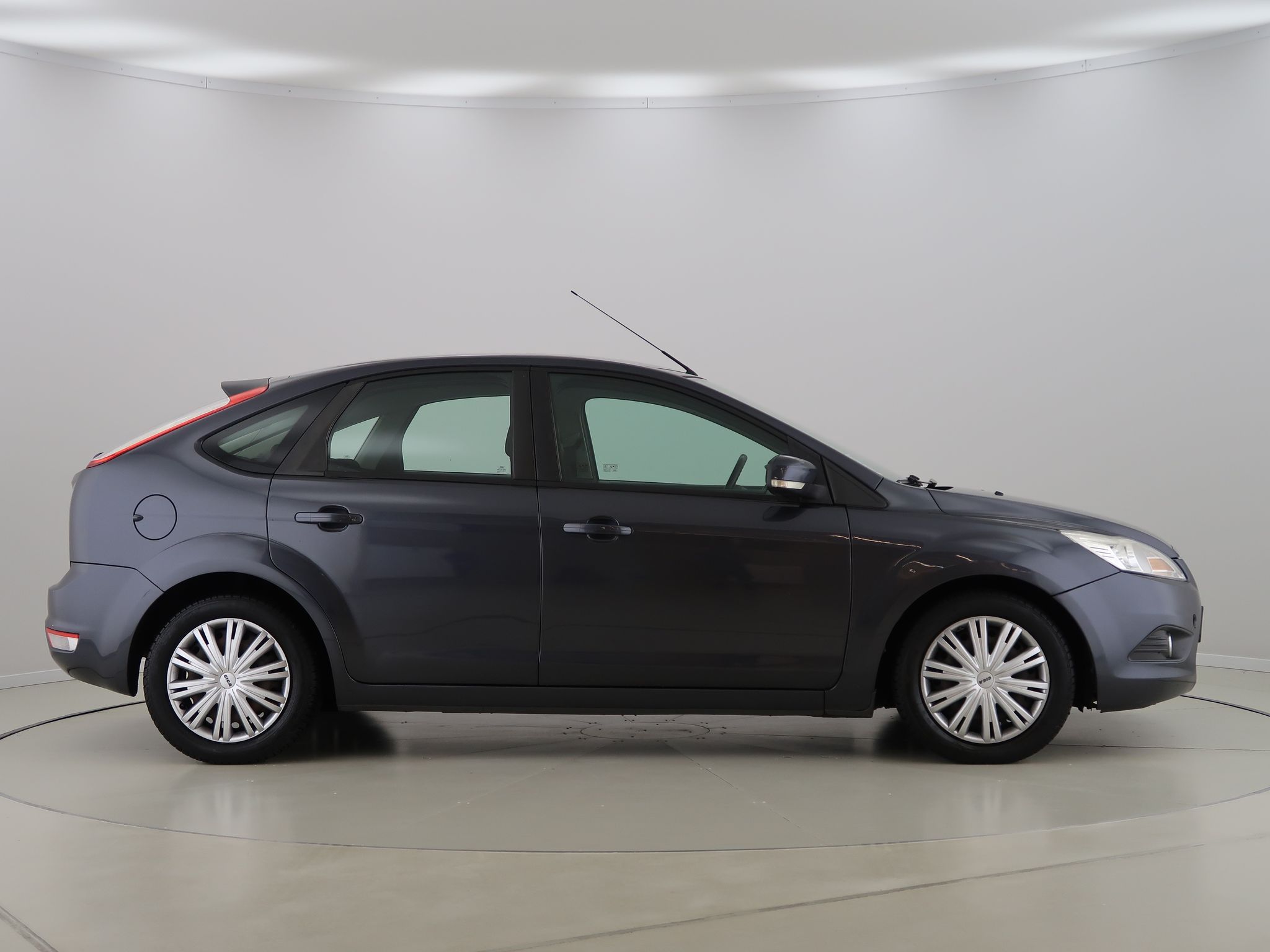 Ford Focus, 1.6Duratec,74kW,CZ,1Maj,Trend - fotka 4