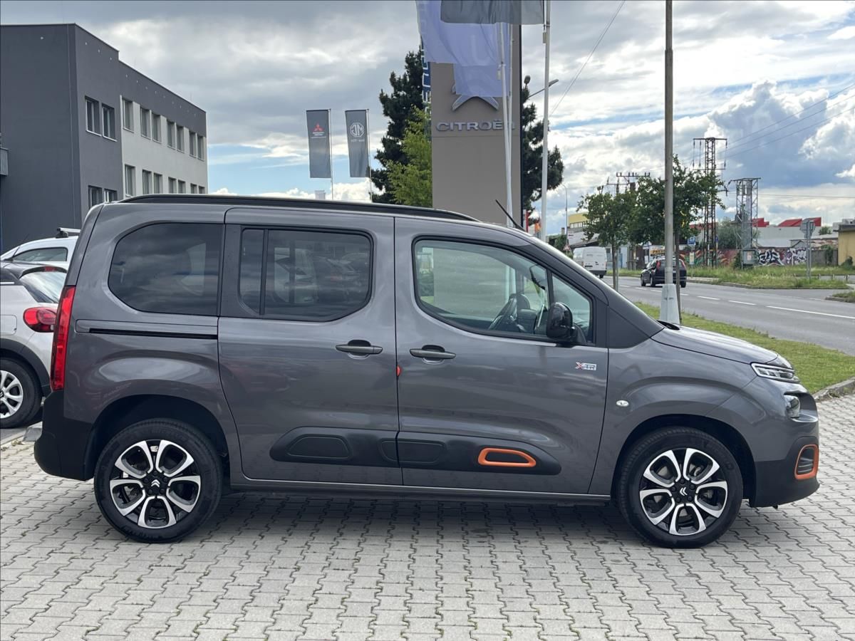 Citroën Berlingo, 1,5 bHDi  Shine Profi EAT8 - fotka 4