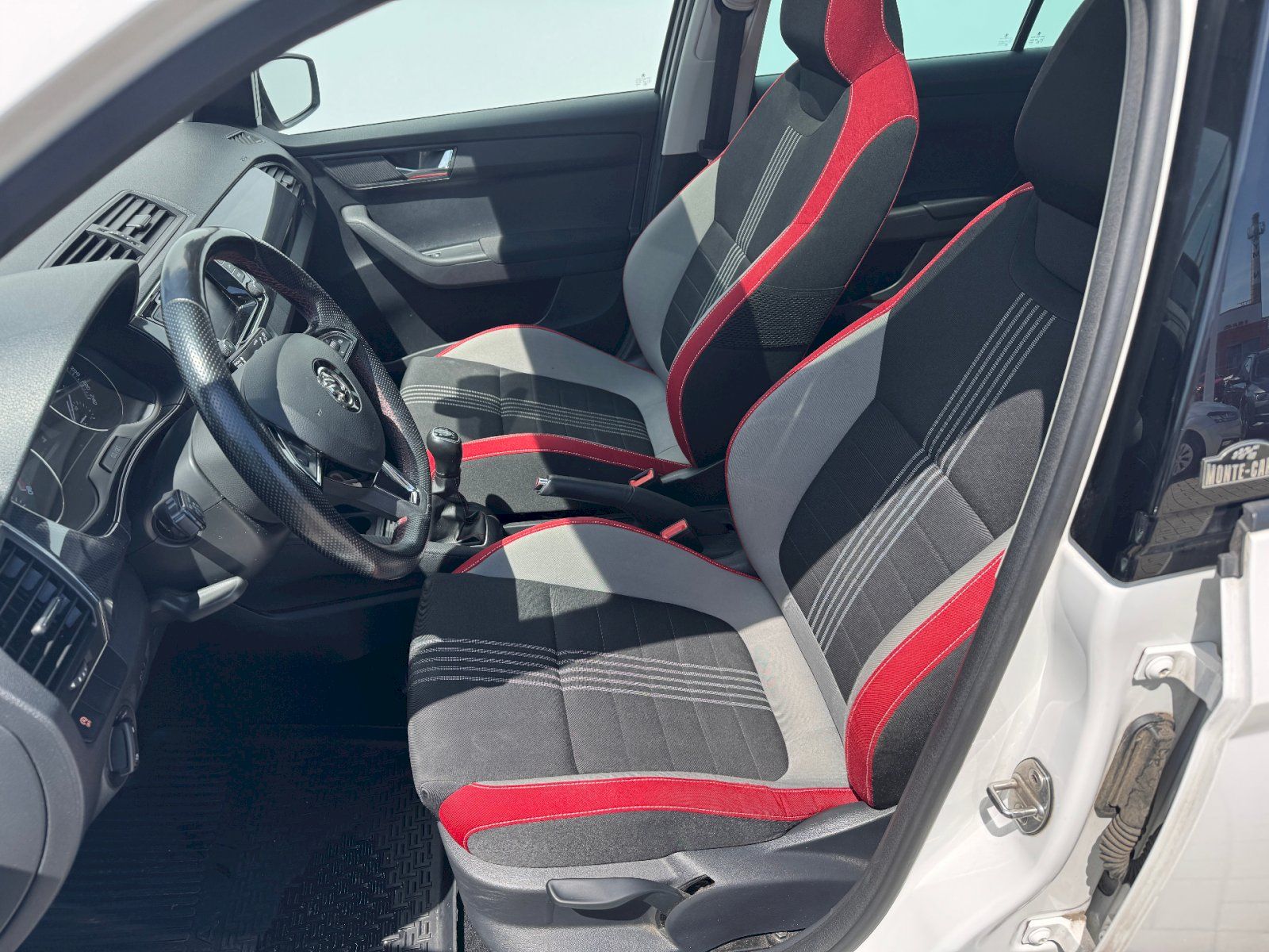 Škoda Fabia, 1.0 TSI 70kW Monte Carlo Combi - fotka 5