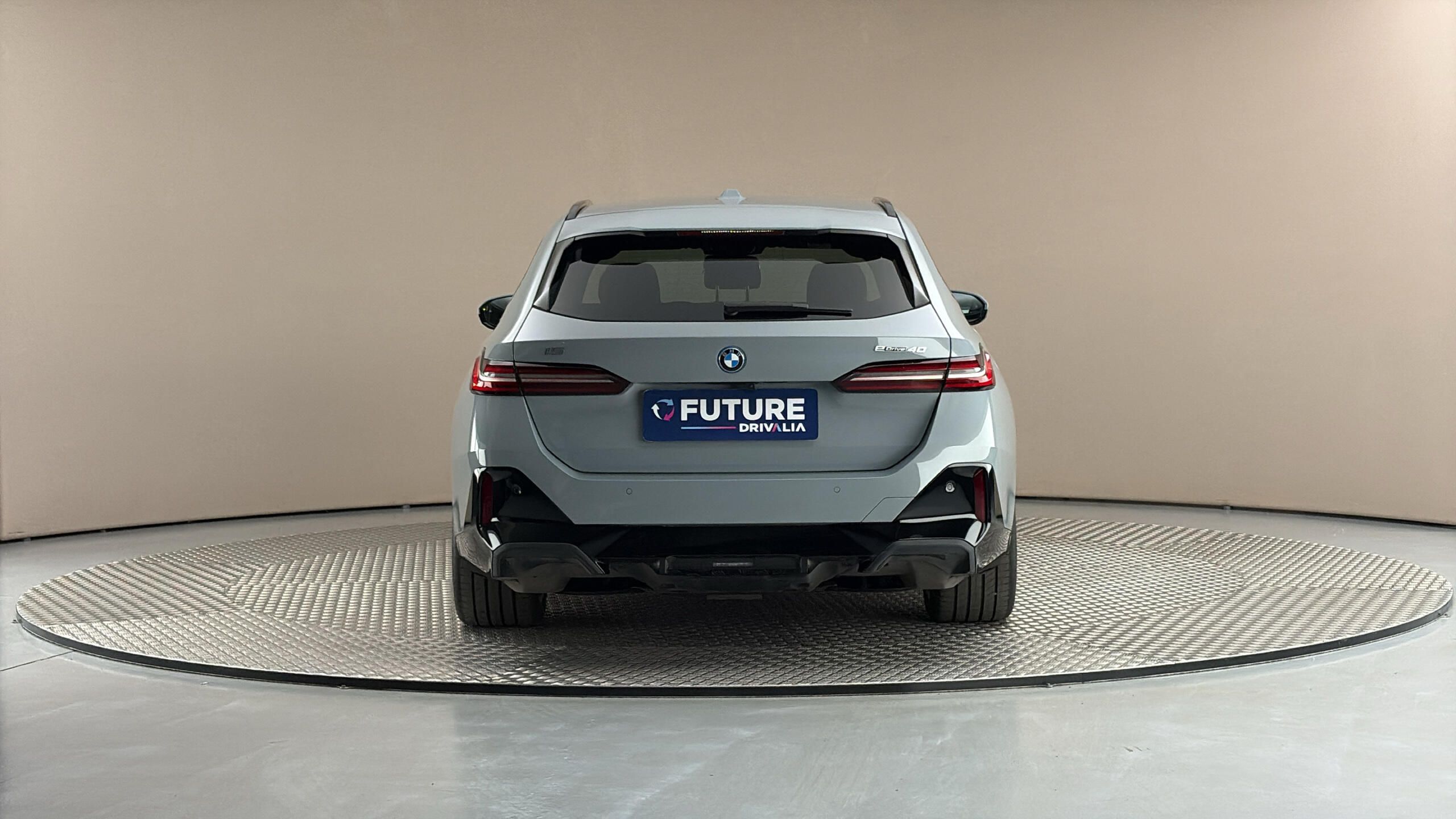 BMW i5, 40 AUT eDrive M-paket Touring - fotka 5