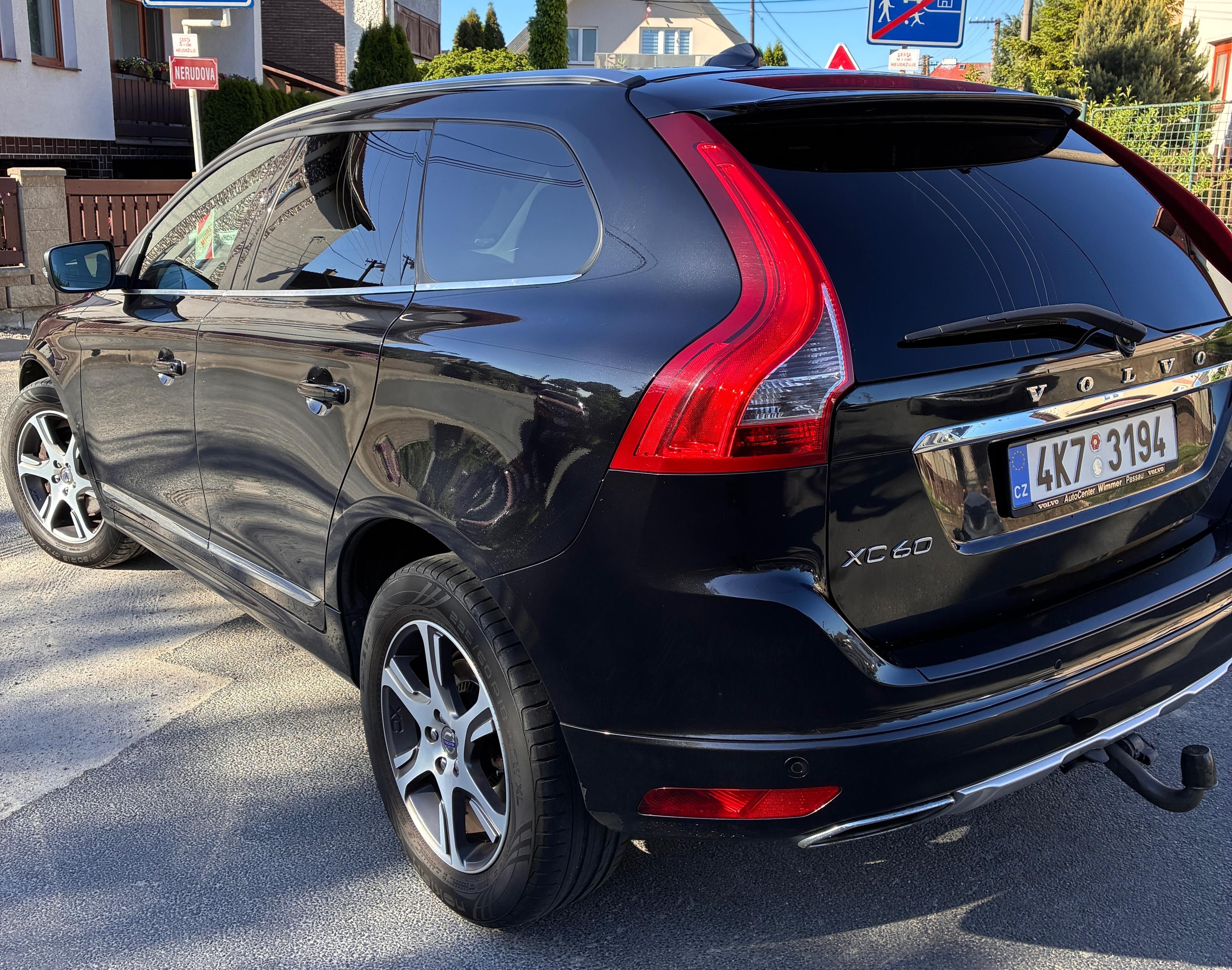 Volvo XC60, 2.4 D5 158 kW, Summum - fotka 2