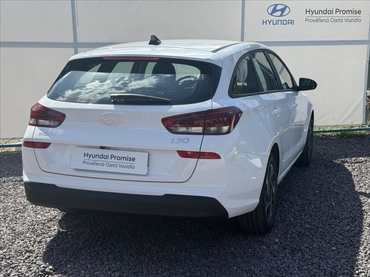 Hyundai i30, 1,5 CVVT 71kW Comfort - fotka 2