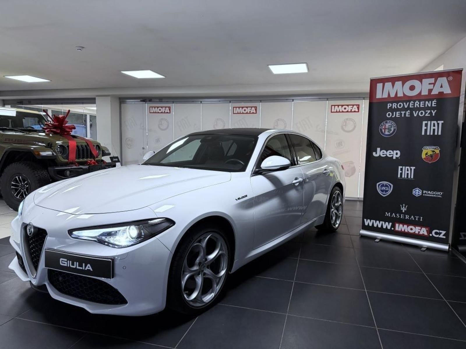 Alfa Romeo Giulia, 2.0 T 280k AT8 ZF Q4 4x4 - fotka 3