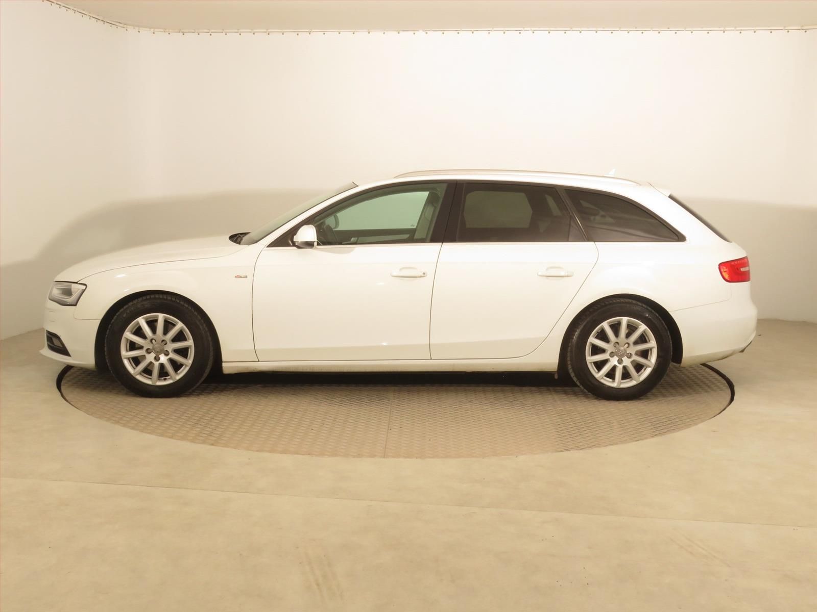 Audi A4, 2.0 TDI, Serv.kniha - fotka 3