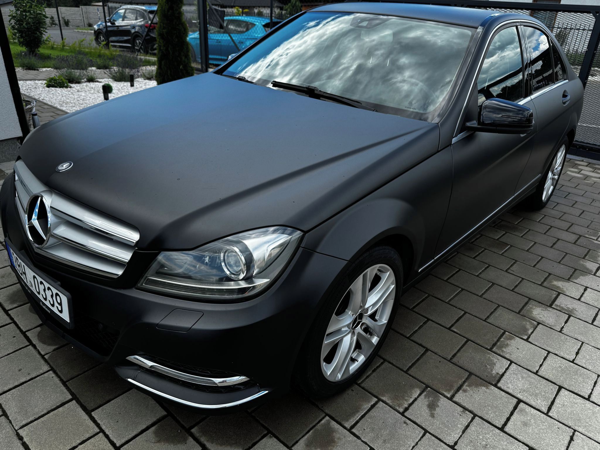 Mercedes-Benz Třídy C, W204 C 180 BlueEFFICIENCY