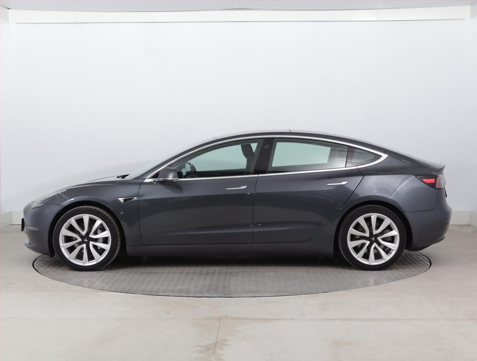Tesla Model 3, Long Range 4WD 78kWh, SoH 83% - fotka 3