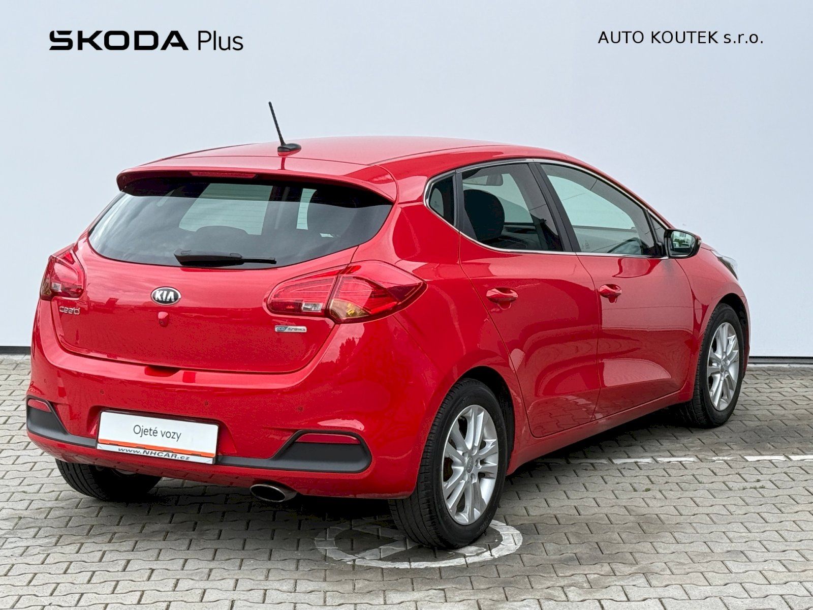 Kia Cee´d, 1.4 73kW/99PS 1.majitel - fotka 2