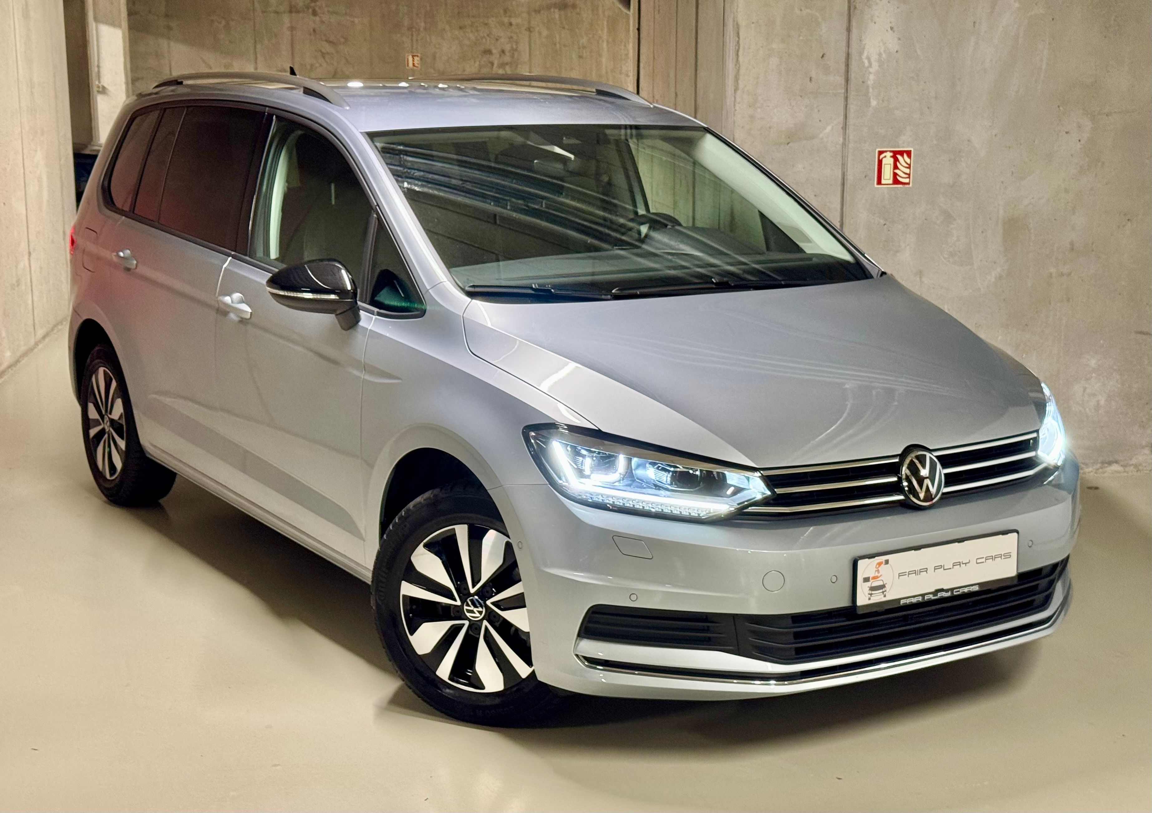 Volkswagen Touran, 1.5 TSI - 7 MÍST/TAŽNÉ/MATRIX