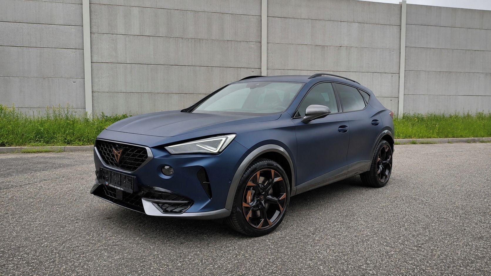 Cupra Formentor, 2.0 TSI 228kW, VZ Matte Petrol - fotka 2