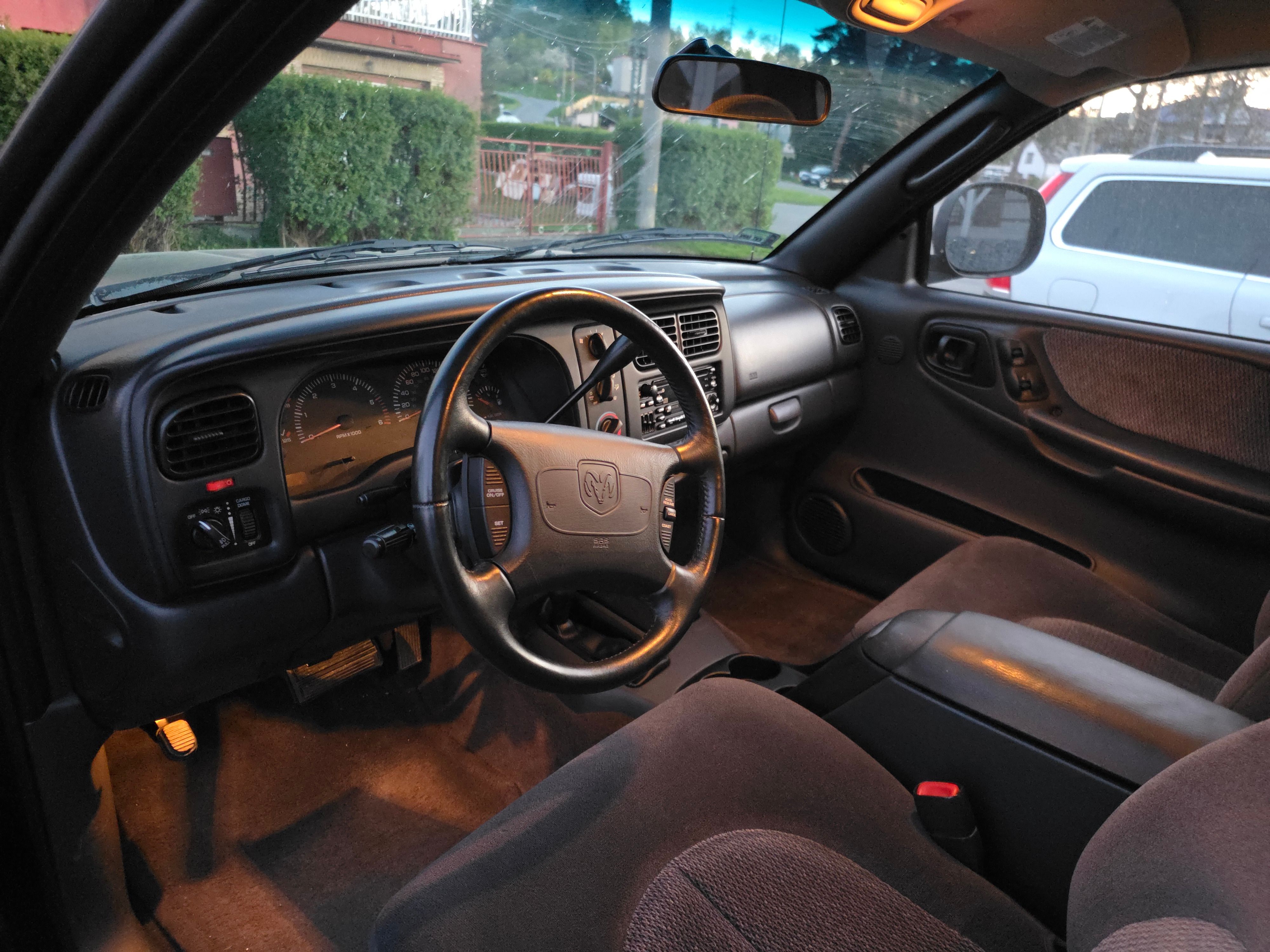 Dodge Dakota, 1999 - 4x4 - 5.2 V8 - 99994 km - fotka 3