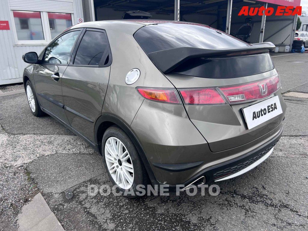 Honda Civic, 1.8i-VTEC,ČR - fotka 2