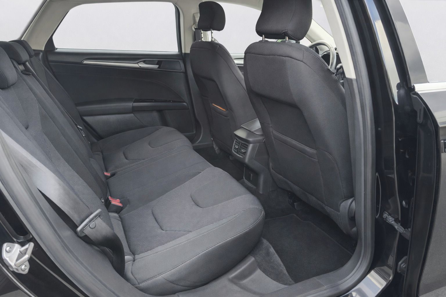 Ford Mondeo, FORD MONDEO V Kombi AWD, 1.maj - fotka 6