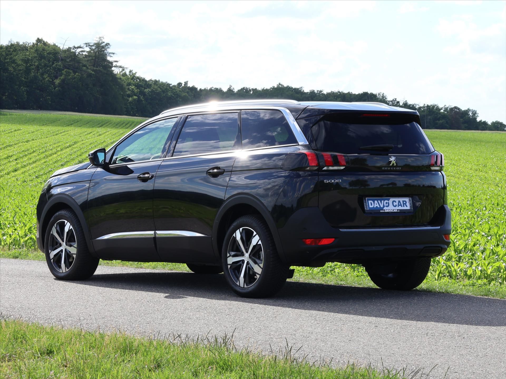 Peugeot 5008, 1,2 PT Aut. Allure 7-Míst DPH - fotka 5