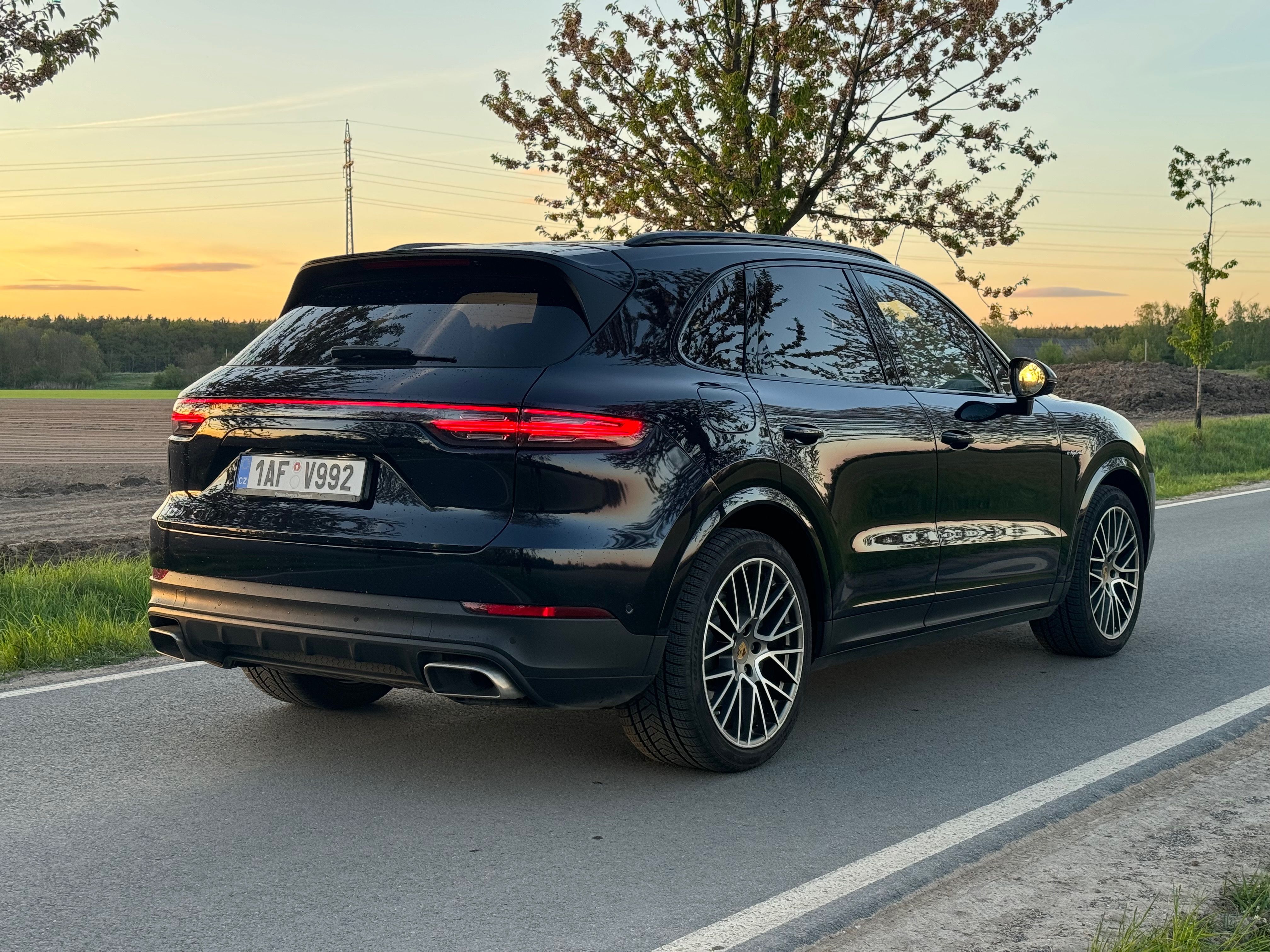 Porsche Cayenne, 3.0 V6 E-Hybrid 2021 - fotka 6