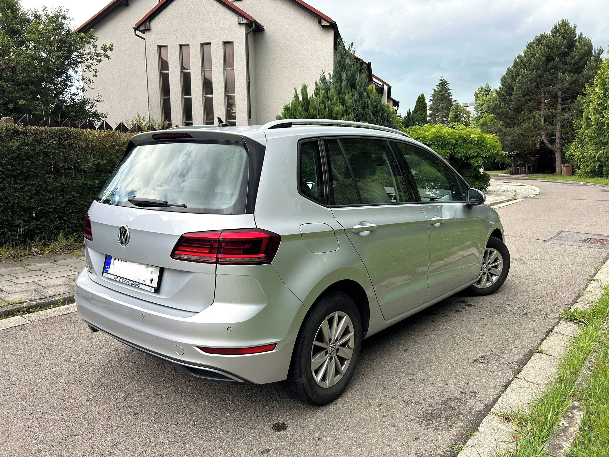 Volkswagen Golf Sportsvan, zánovní stav 43 000km - fotka 5