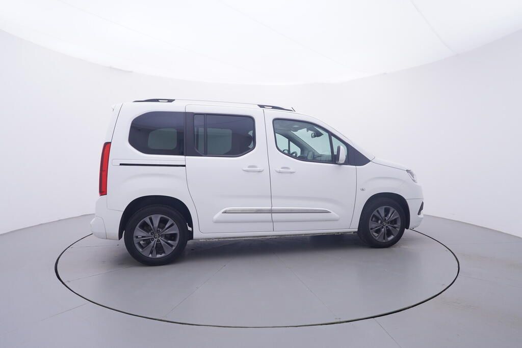 Toyota Proace City Verso, 1.5 D4-D 96 kW - fotka 6