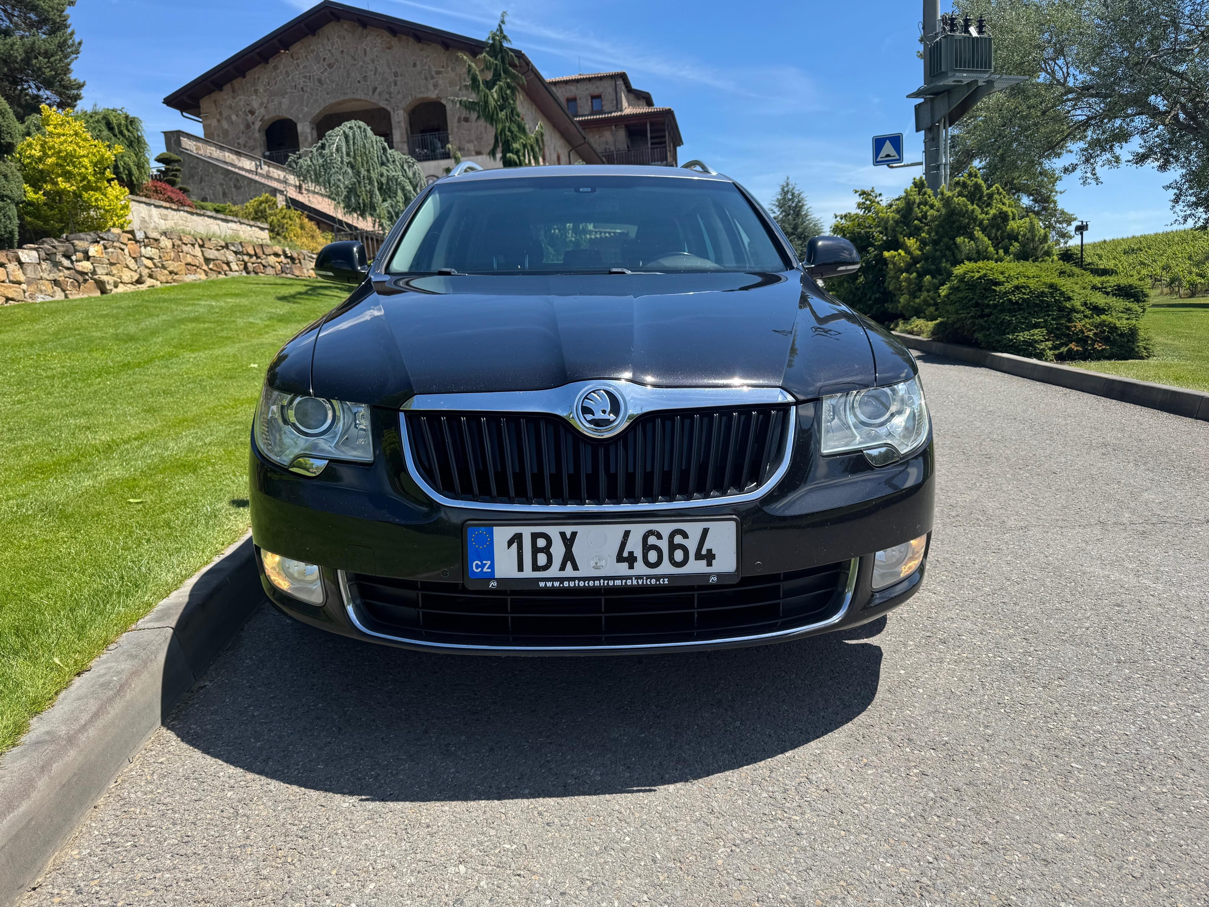 Škoda Superb, 2.0TDi 125KW DSG ČR SER. - fotka 4