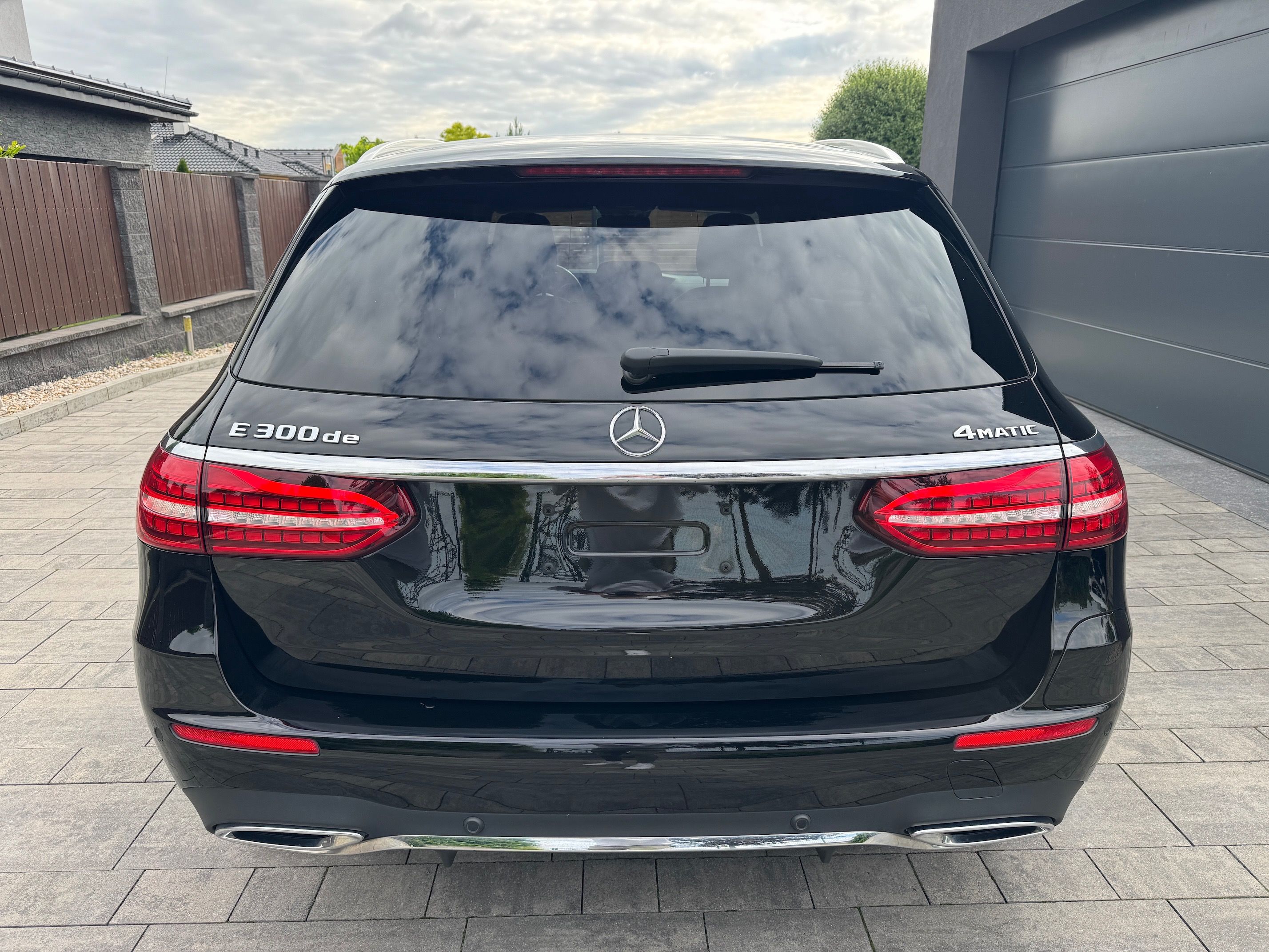 Mercedes-Benz Třídy E, 300de 4MATIC, AMG, Hybrid - fotka 5