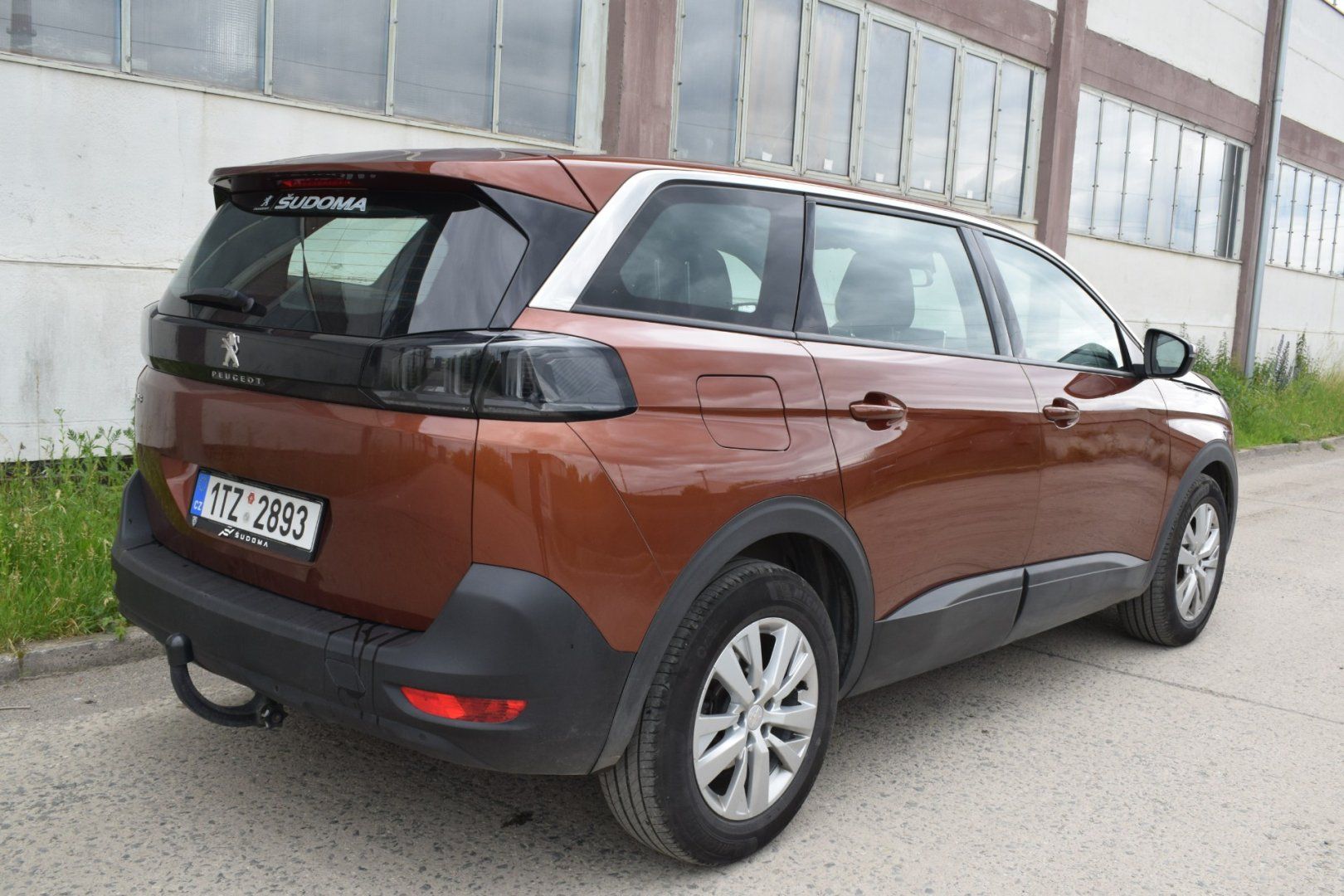 Peugeot 5008, 1. majitel,serviska, nový v ČR - fotka 5