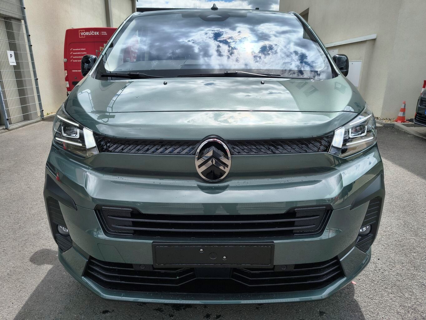 Citroën SpaceTourer, 4652 SHINE M 2.0 BlueHDi 180 S - fotka 2