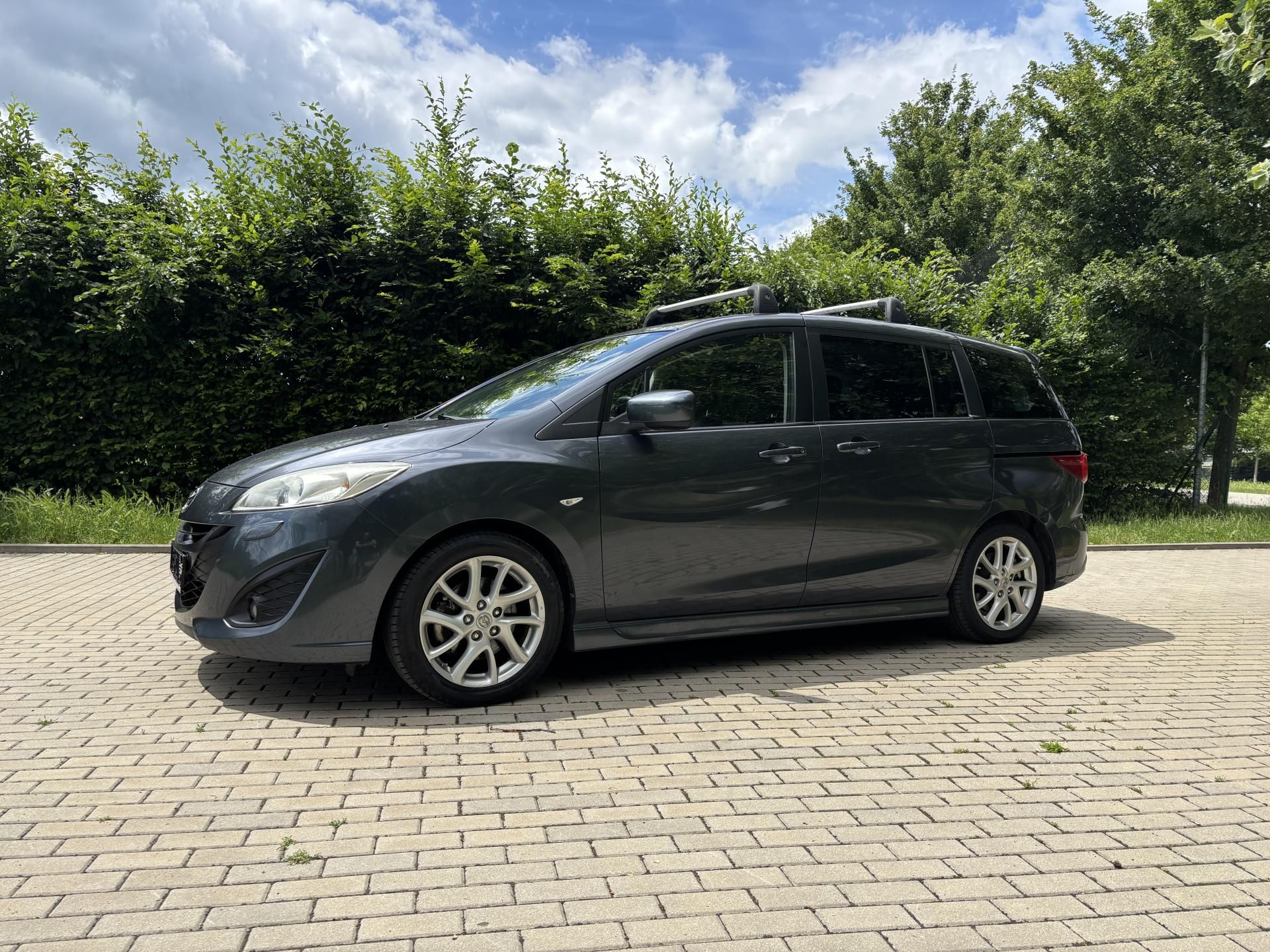 Mazda 5, 2.0 Sports-Line 7 míst - fotka 3