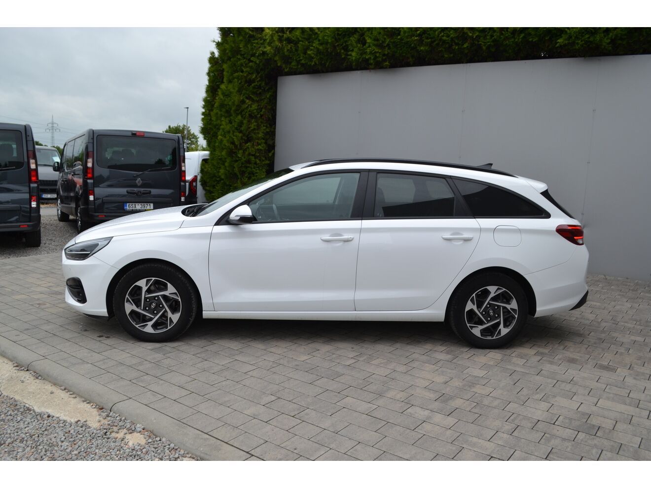 Hyundai i30, WG 1,5I MT FAMILY NAVI - fotka 2
