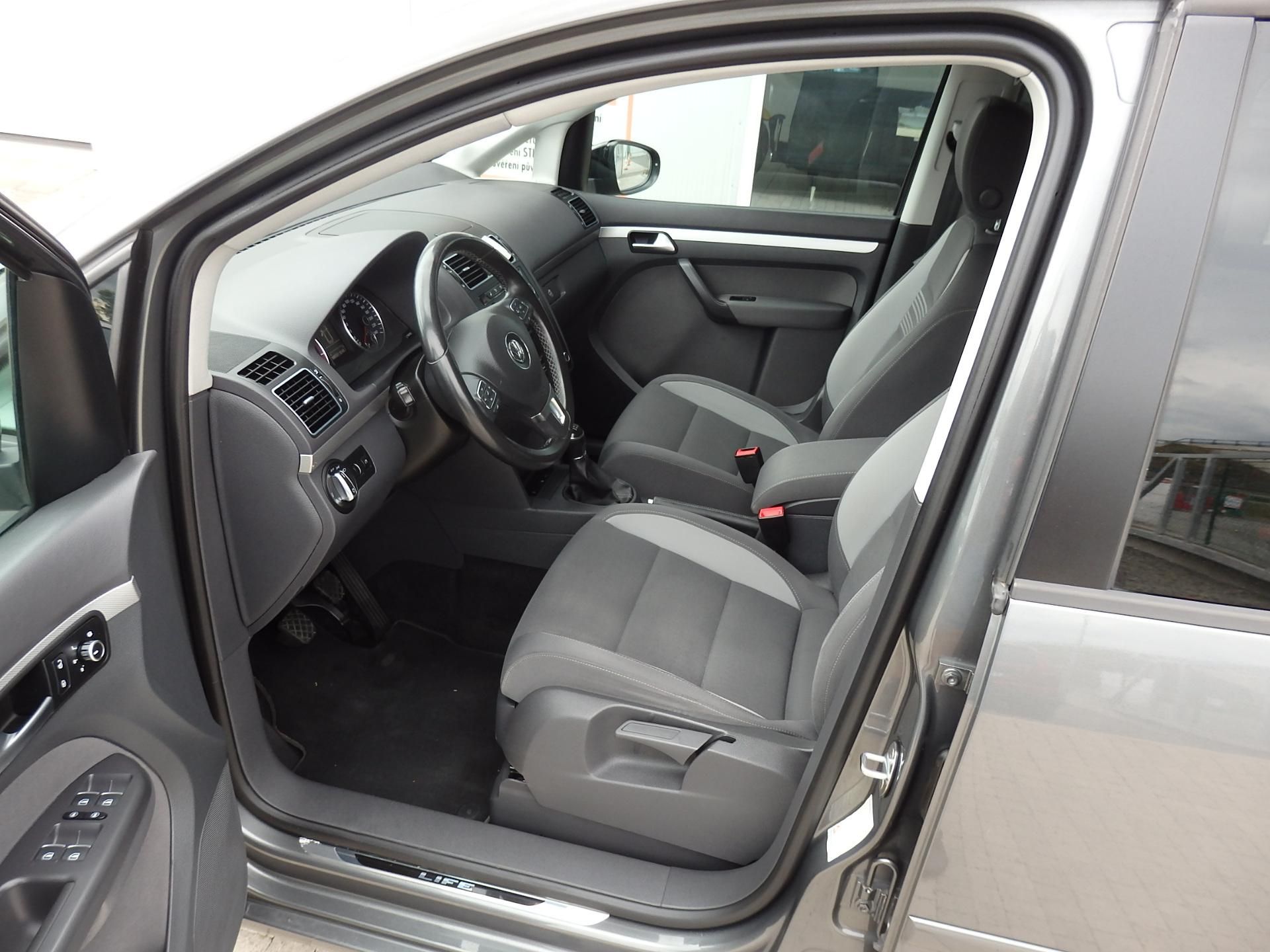 Volkswagen Touran, 1.4 TSI 103 kW LIFE XENONY - fotka 6