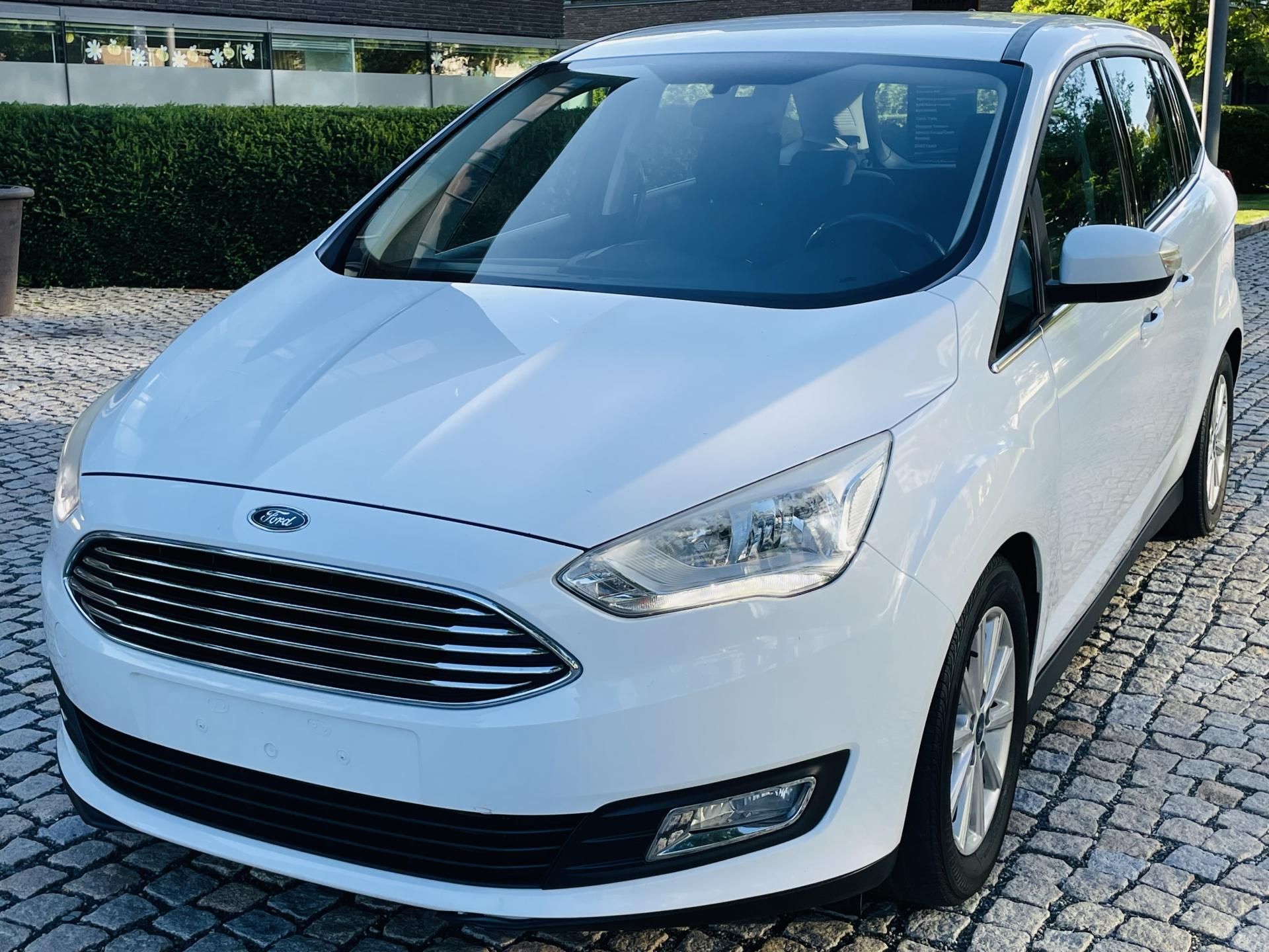 Ford Grand C-MAX, 2.0TDCi MANUÁL 7MÍST SERVISKA - fotka 4