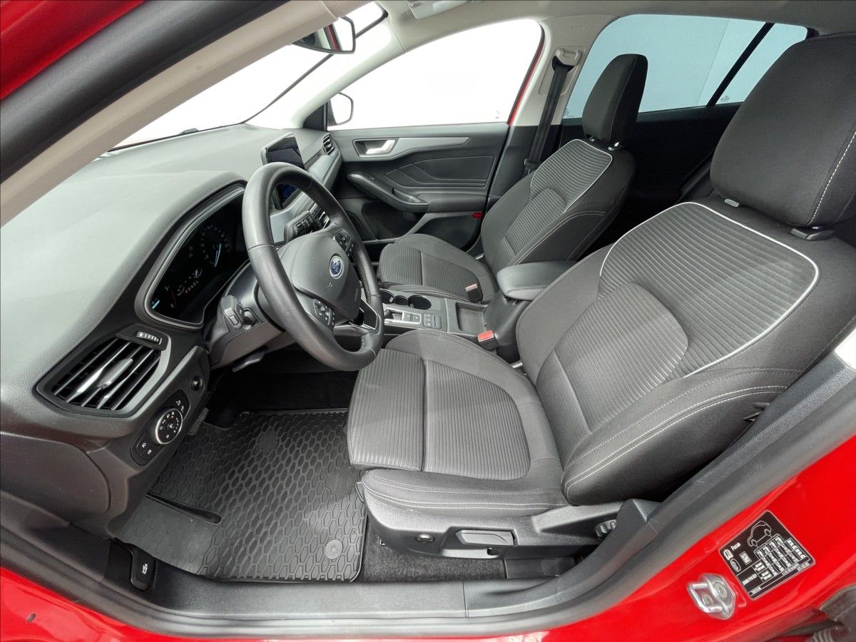 Ford Focus, 1,5 Ecoblue A8 Titanium Style - fotka 4