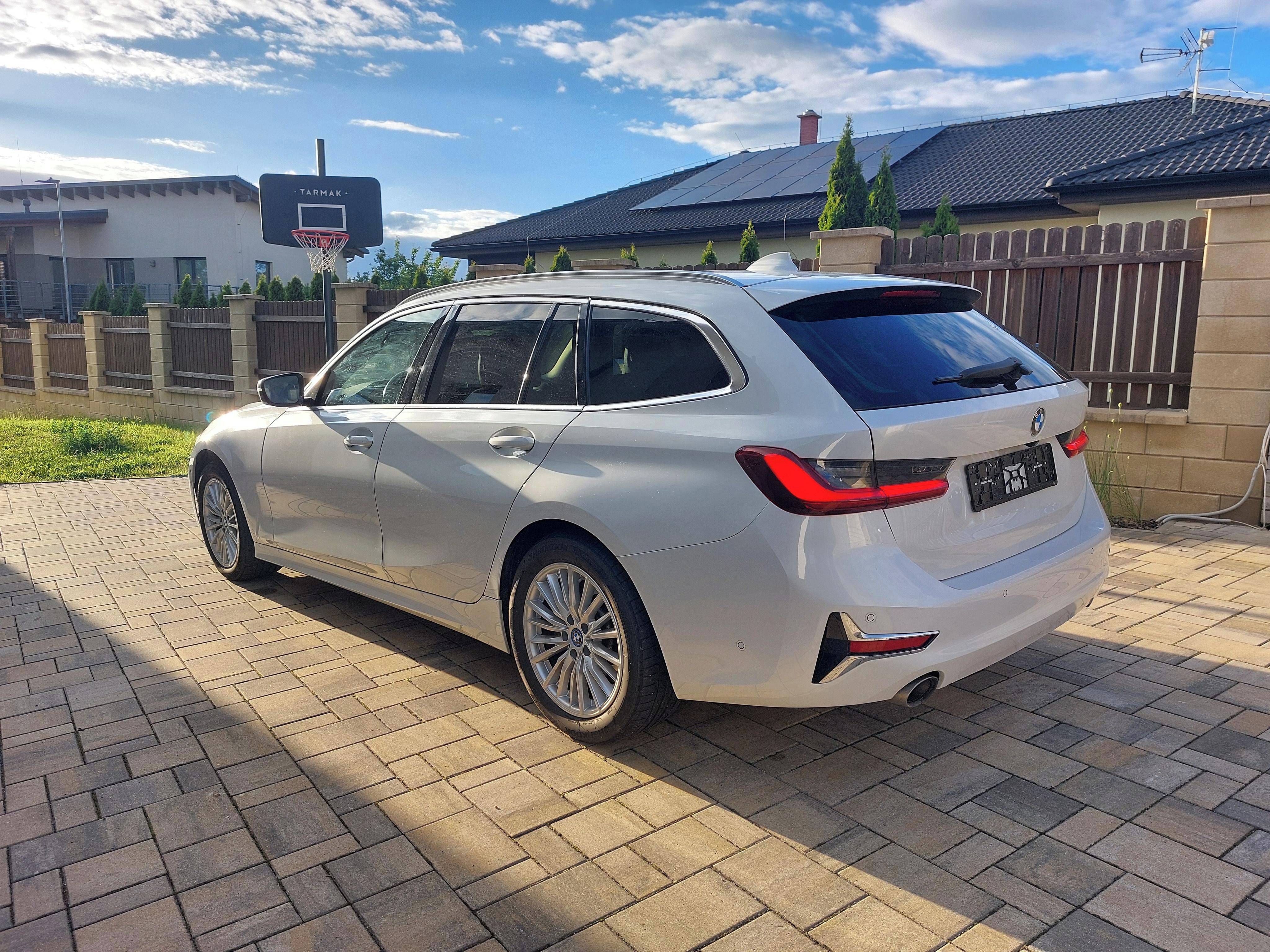 BMW Řada 3, 330d xDrive Luxury line - fotka 4
