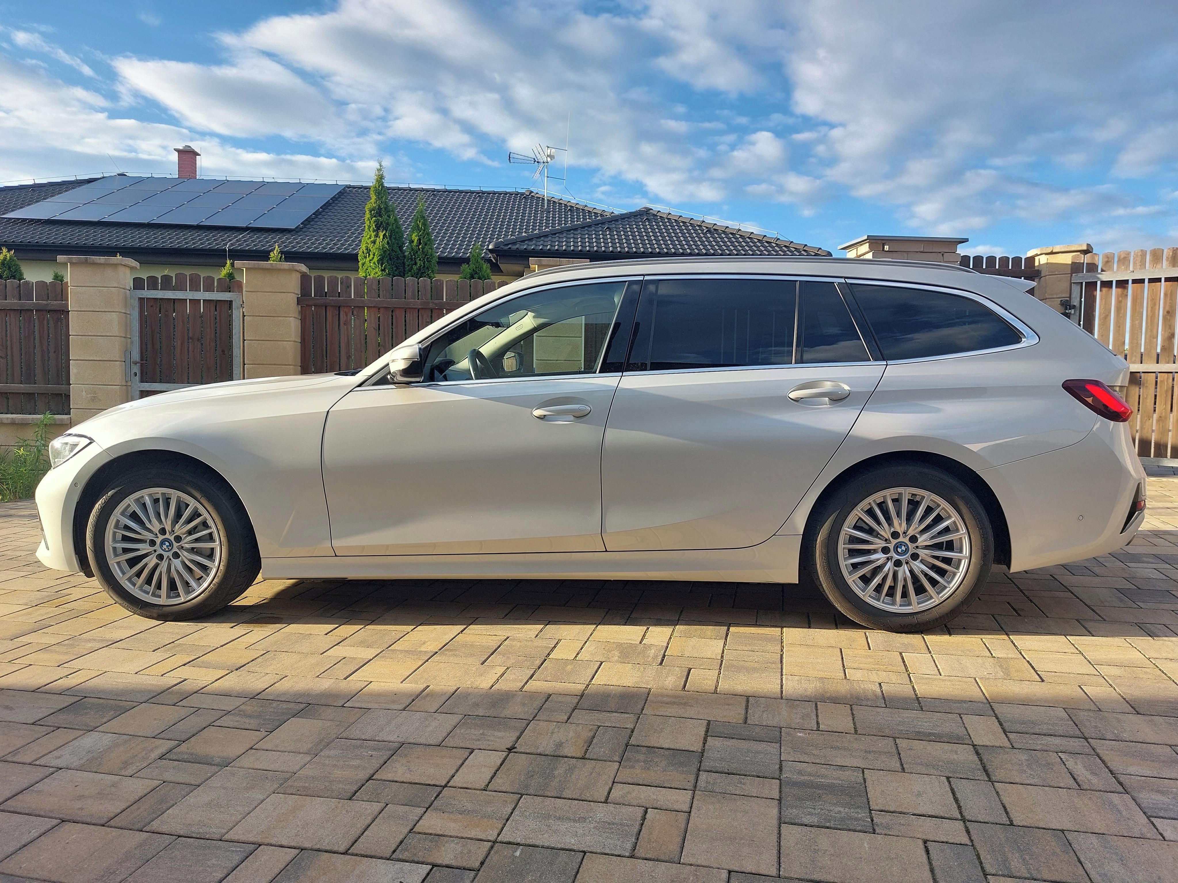 BMW Řada 3, 330d xDrive Luxury line - fotka 3