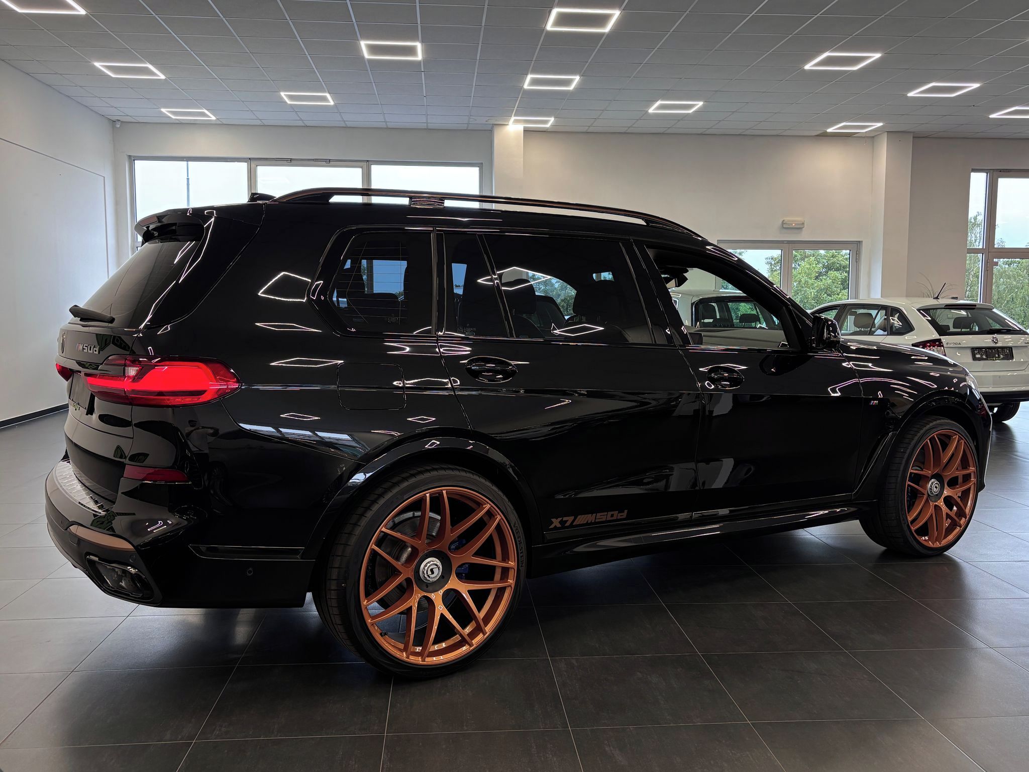 BMW X7, 3.0D, M50d, DPH, 7 míst, max v - fotka 5