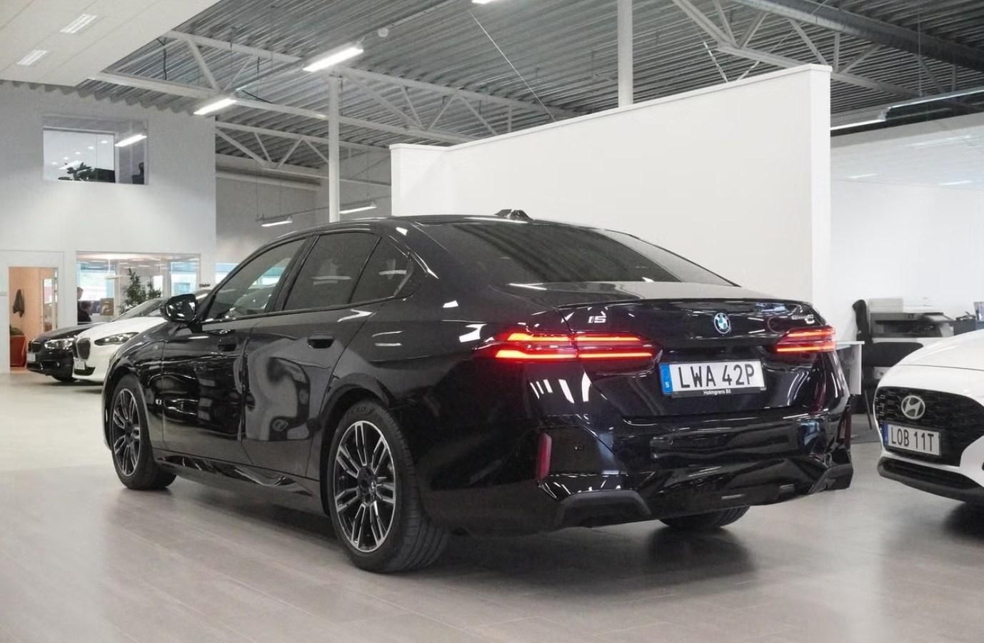 BMW i5, eDrive40 M Sport HuD 360k Taž - fotka 4