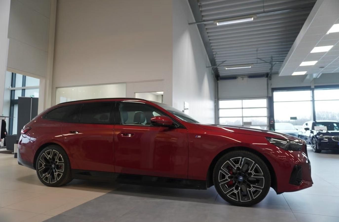 BMW i5, eDrive40 Touring M Sport Tažné - fotka 6