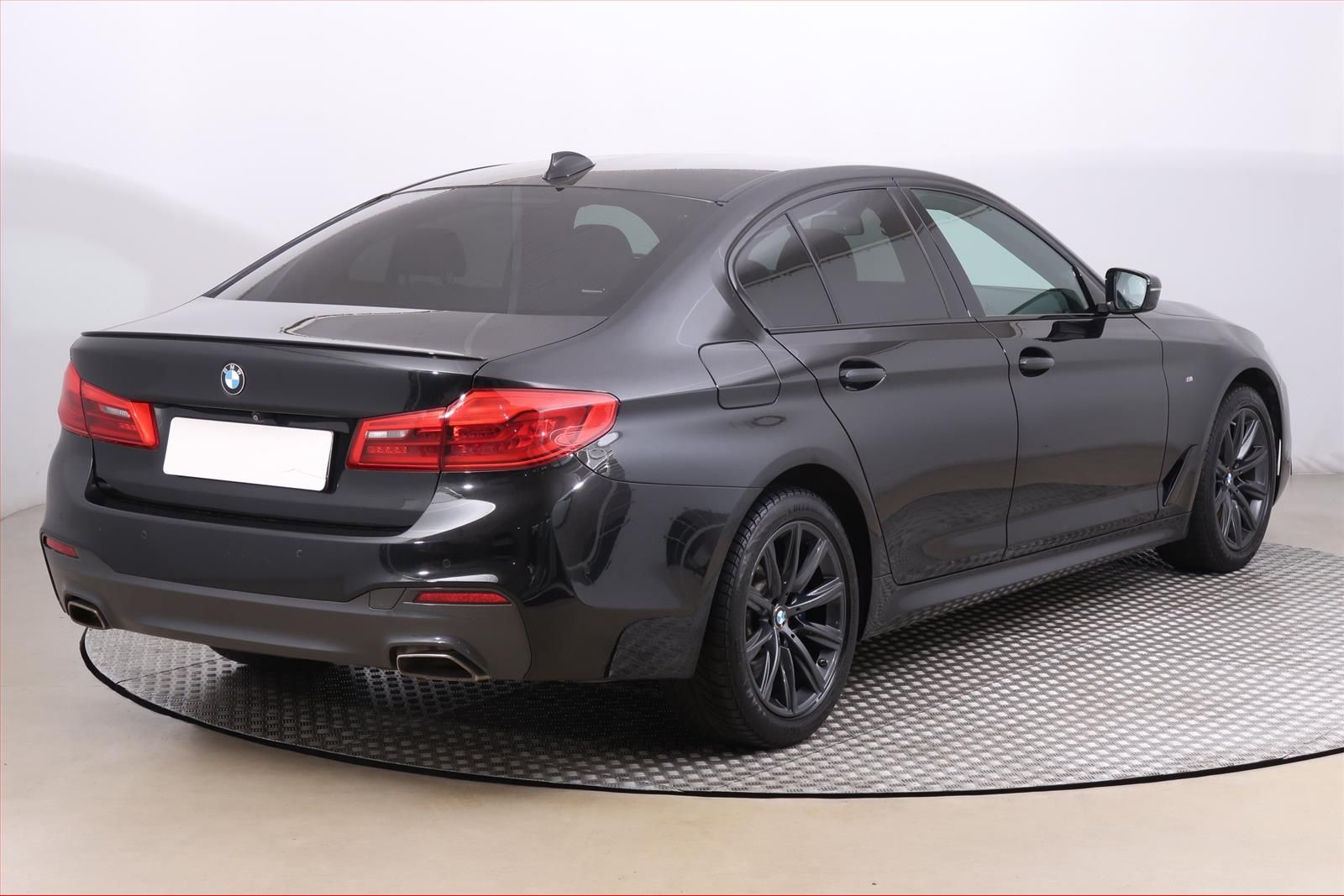 BMW Řada 5, 540i xDrive, M Sport, 4X4 - fotka 5