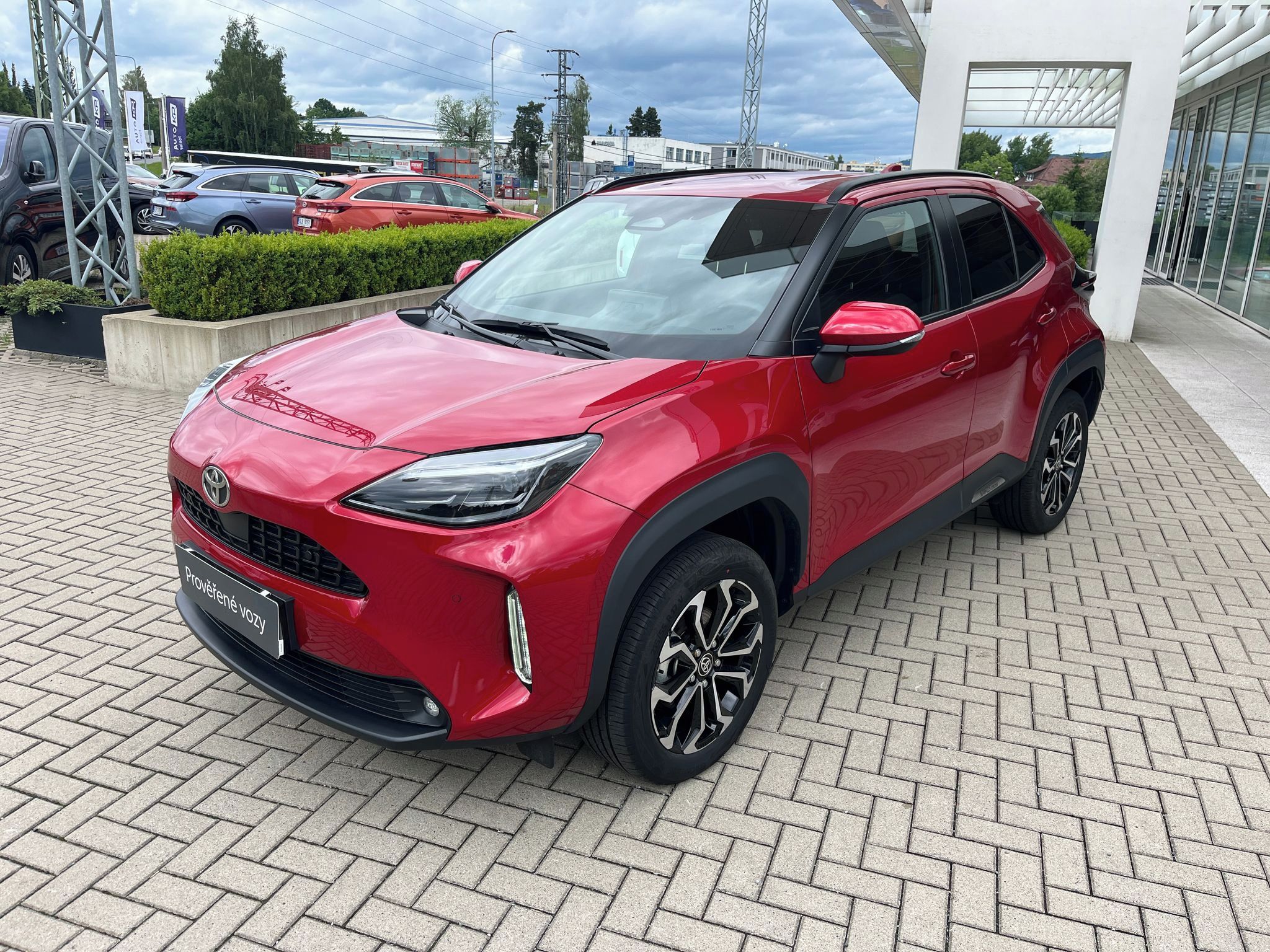 Toyota Yaris Cross, 1.5 Hybrid e-CVT Style + TZ - fotka 2