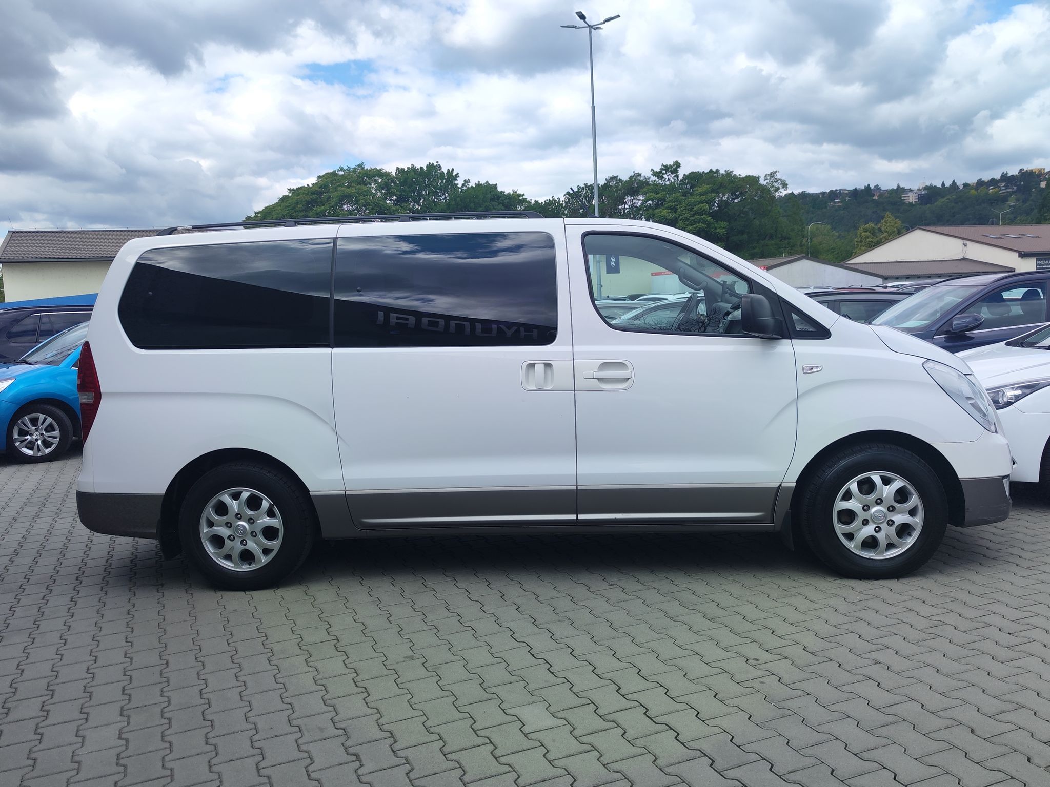 Hyundai H 1, 2.5 CRDi/100kW Tour 8.Míst - fotka 4