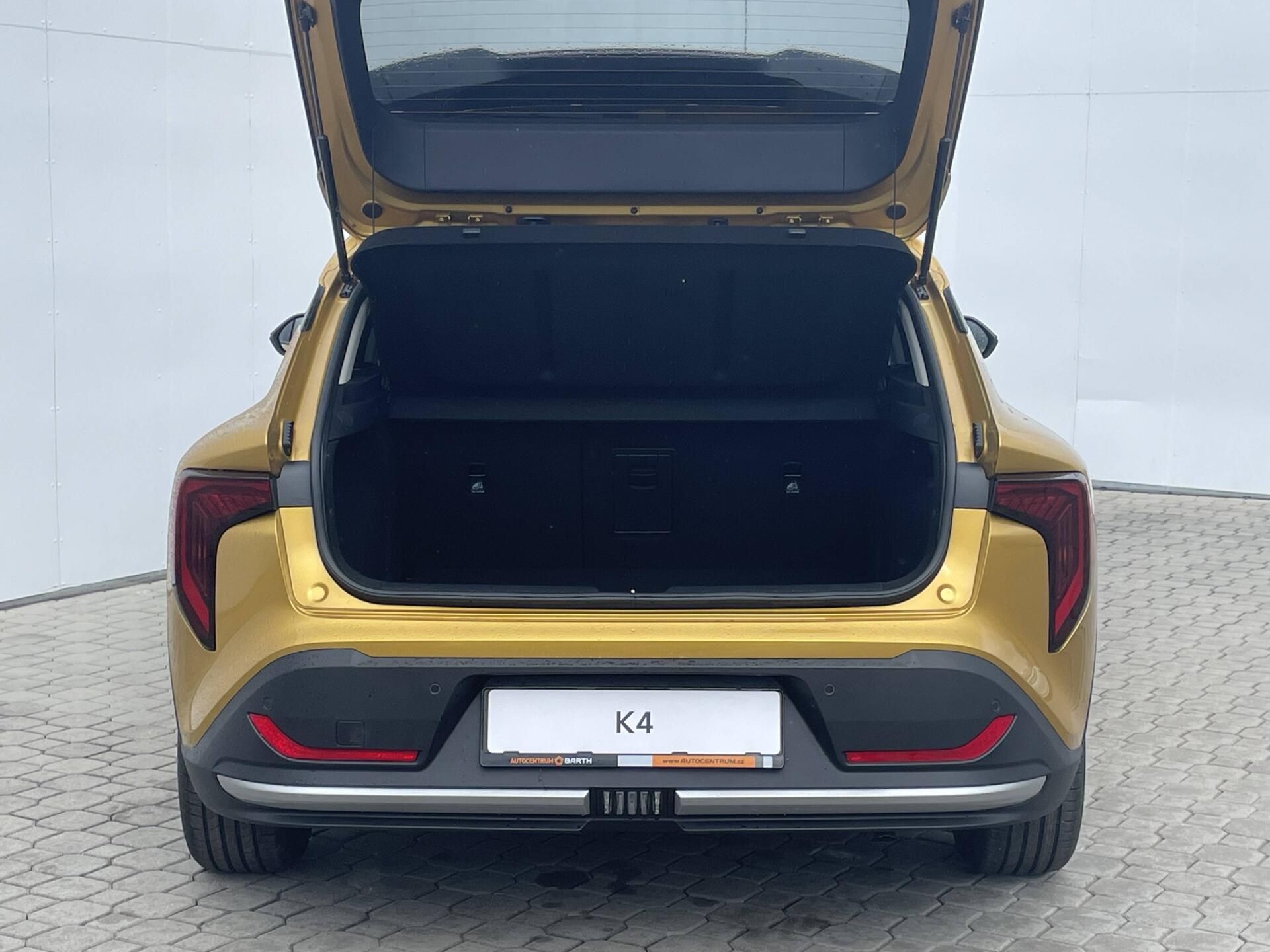 Kia K4, EXCLUSIVE 7DCT 1,6 T-GDi - fotka 4