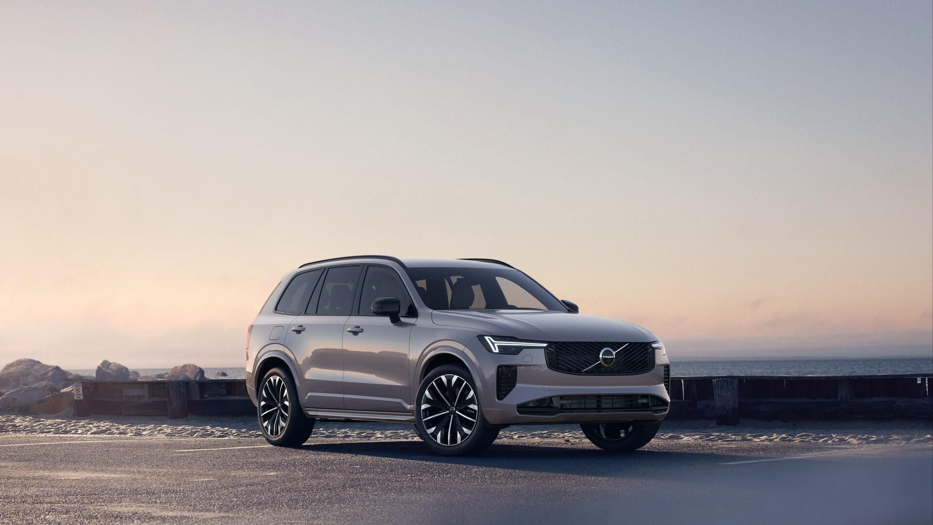 Volvo XC90, T8 AWD RECHARGE DARK PLUS 7m - fotka 2