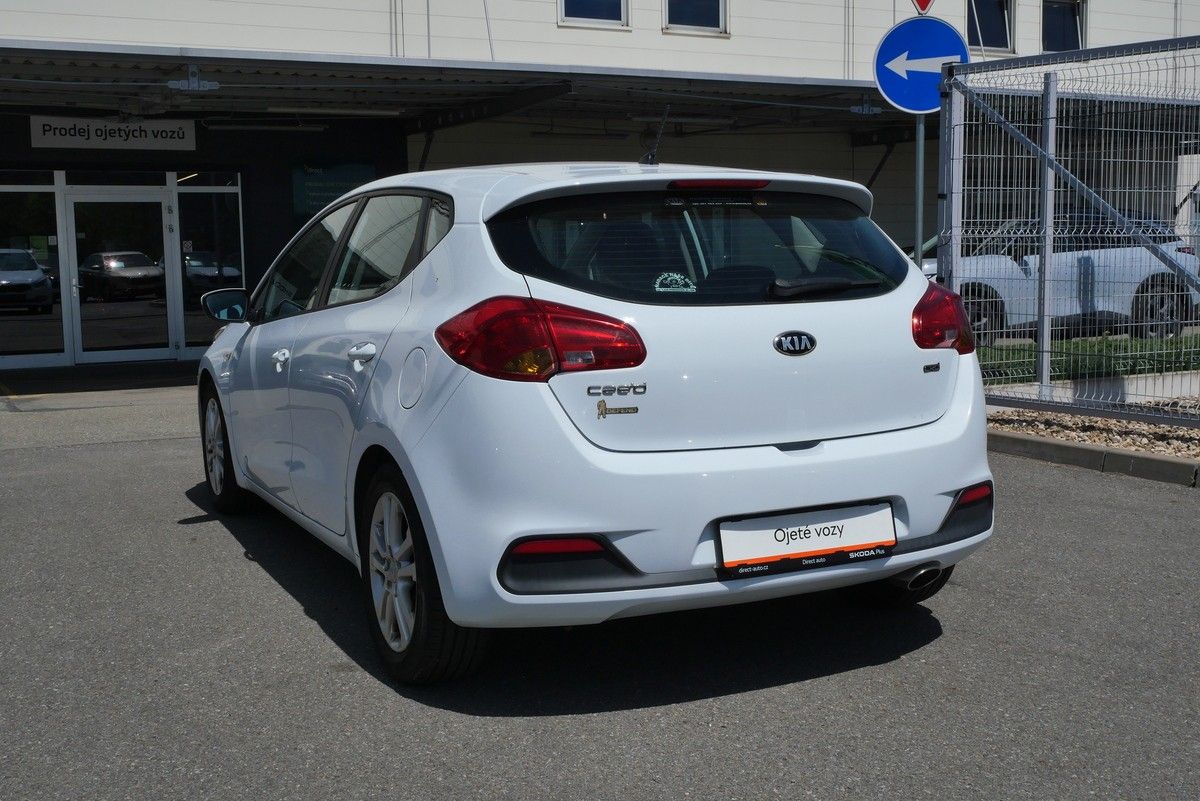 Kia Cee´d, 1.6 CRDi 94kw - fotka 4